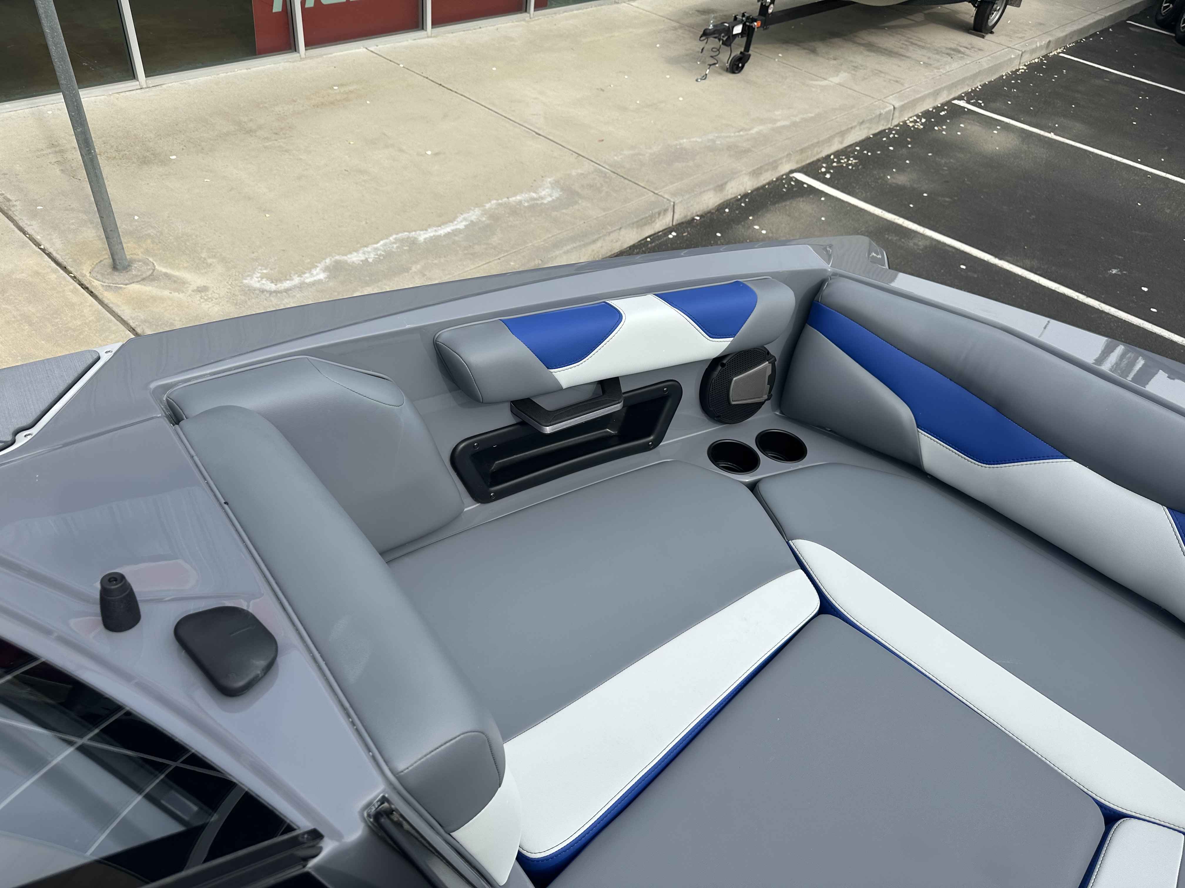 2025 Axis A20-8