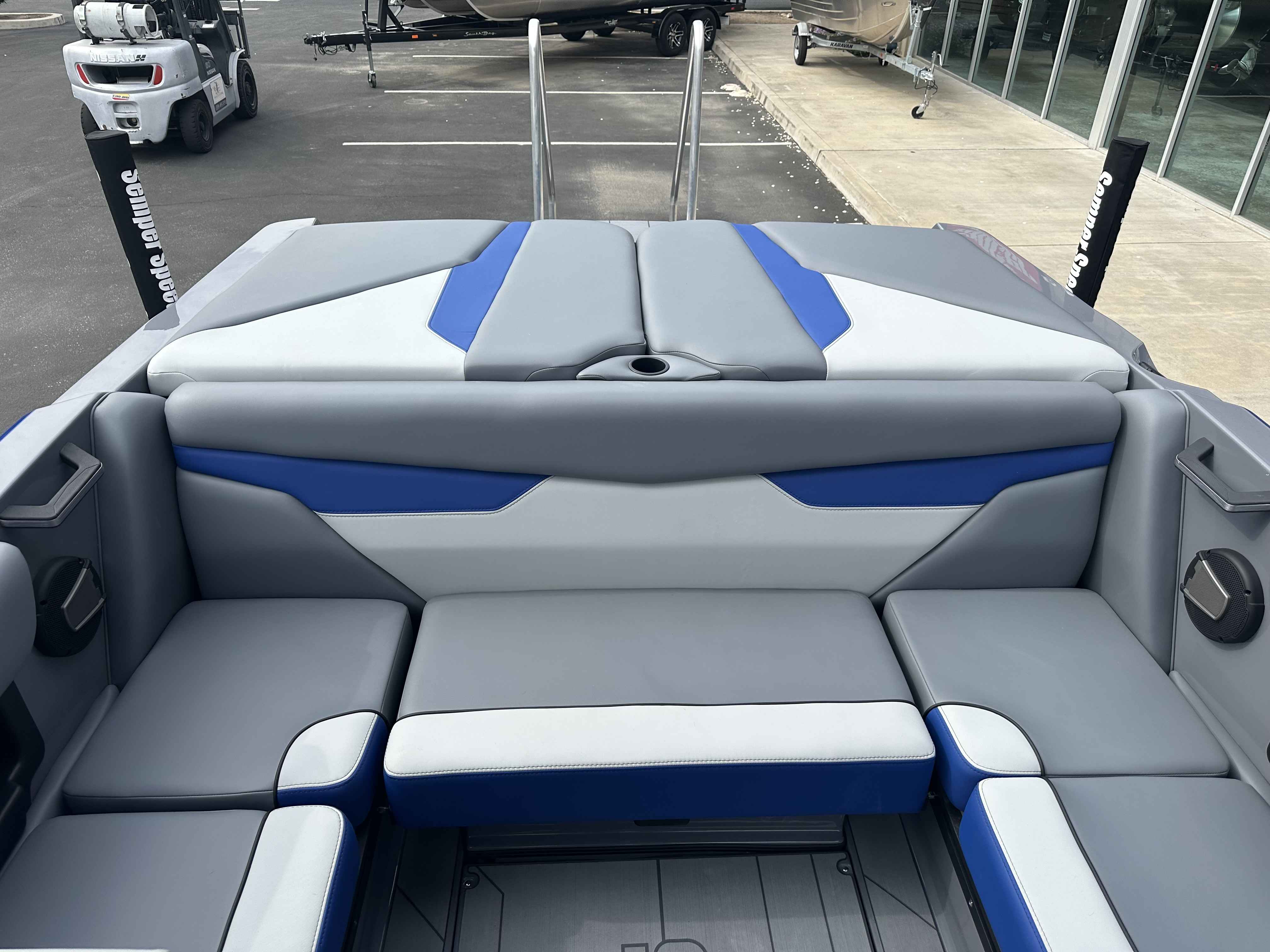 2025 Axis A20-10