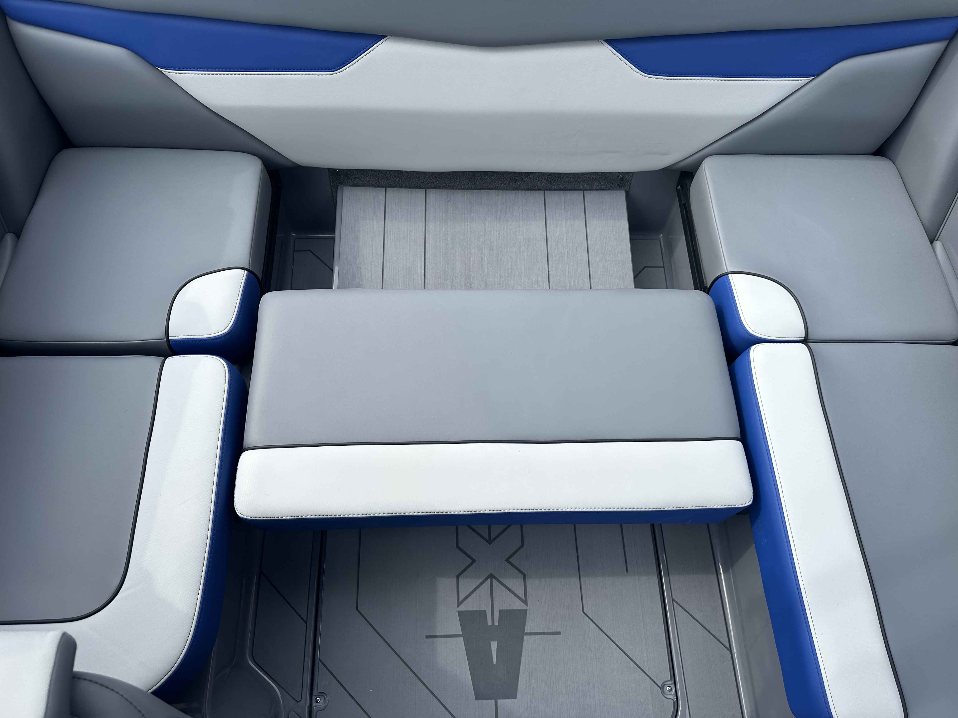 2025 Axis A20-12