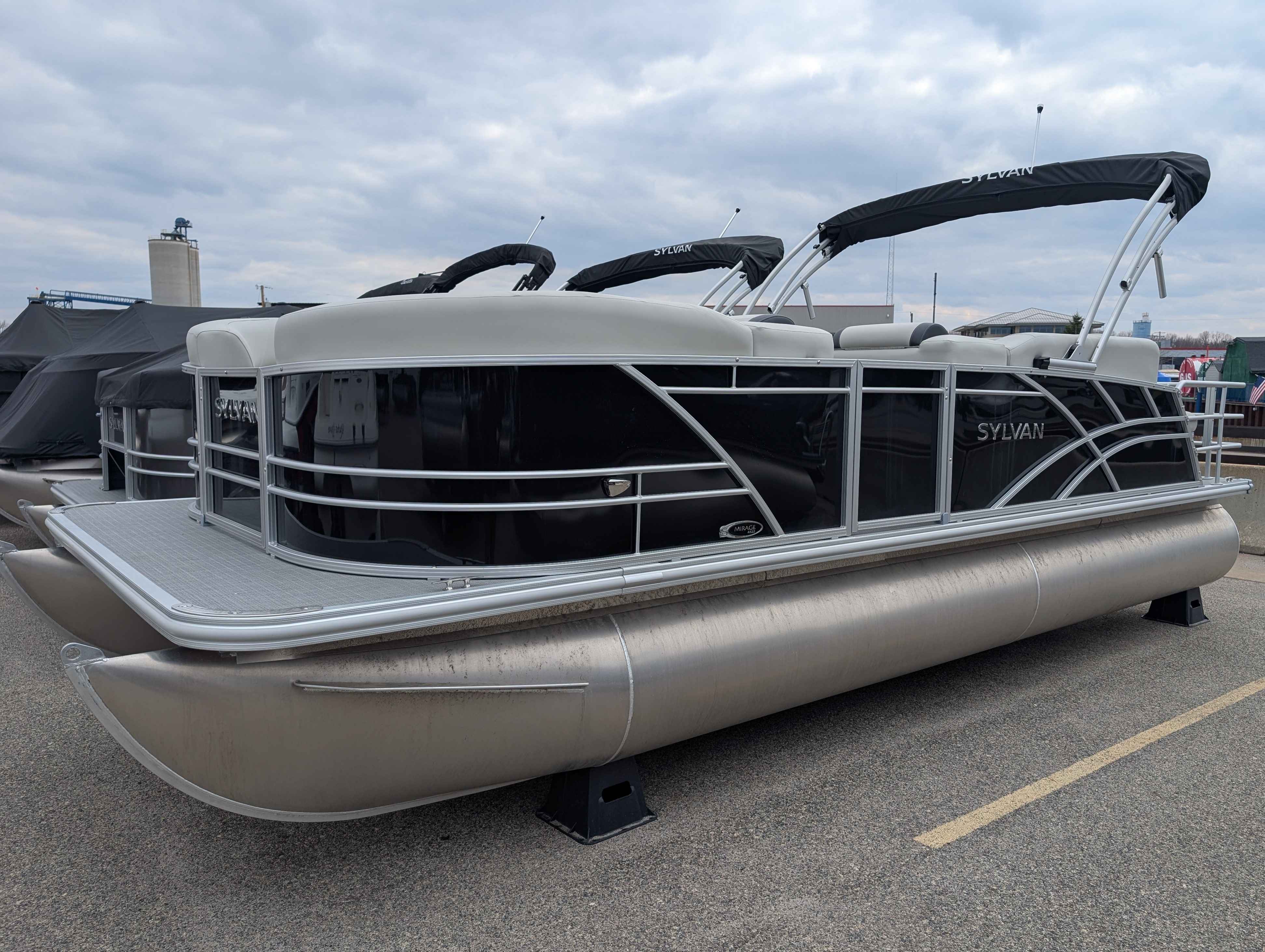 2025 Sylvan MIR 8522 CLZ/TT