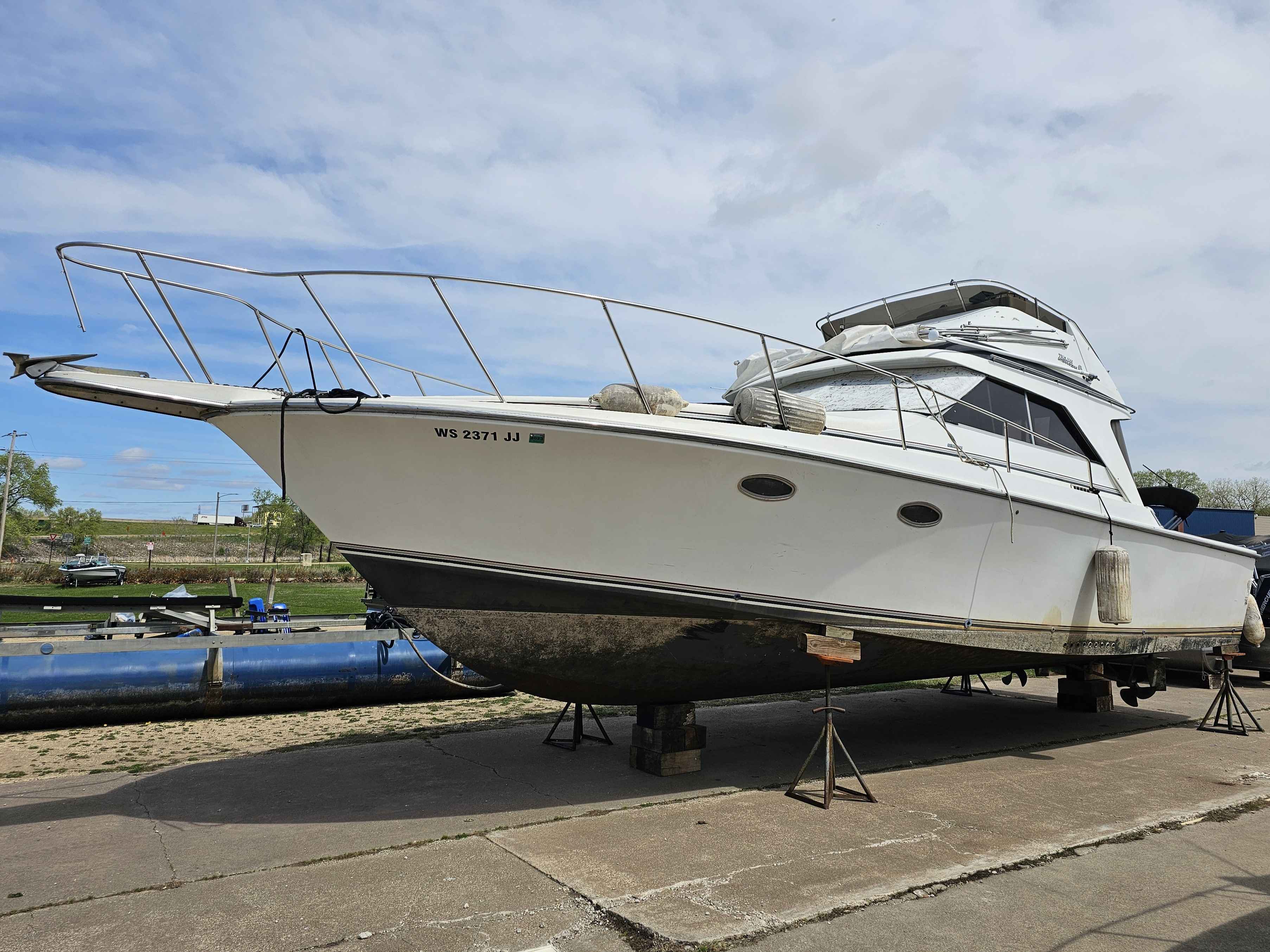1985 Trojan 10METER