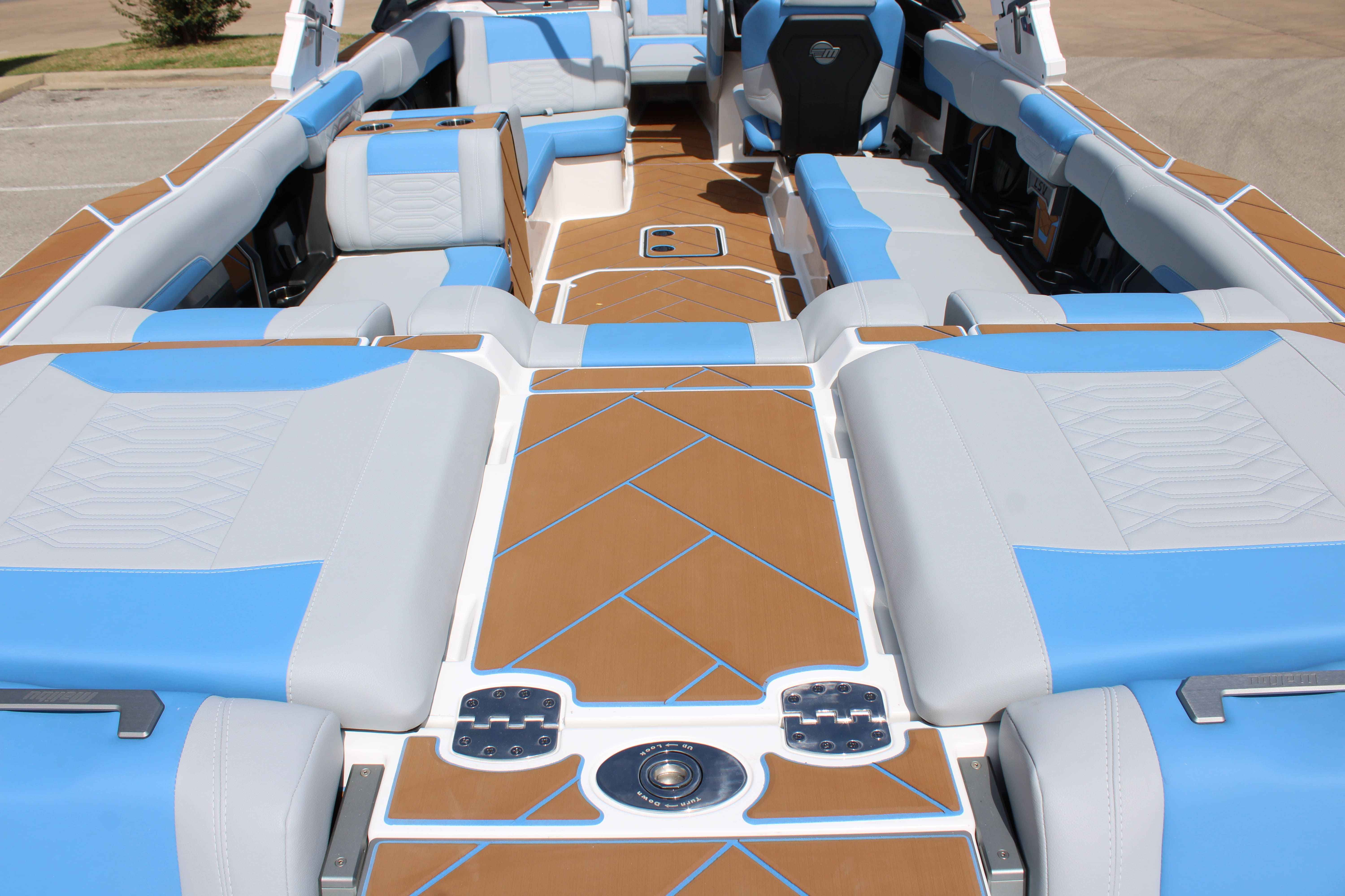 2024 Malibu Boats Wakesetter 26 LSV-11