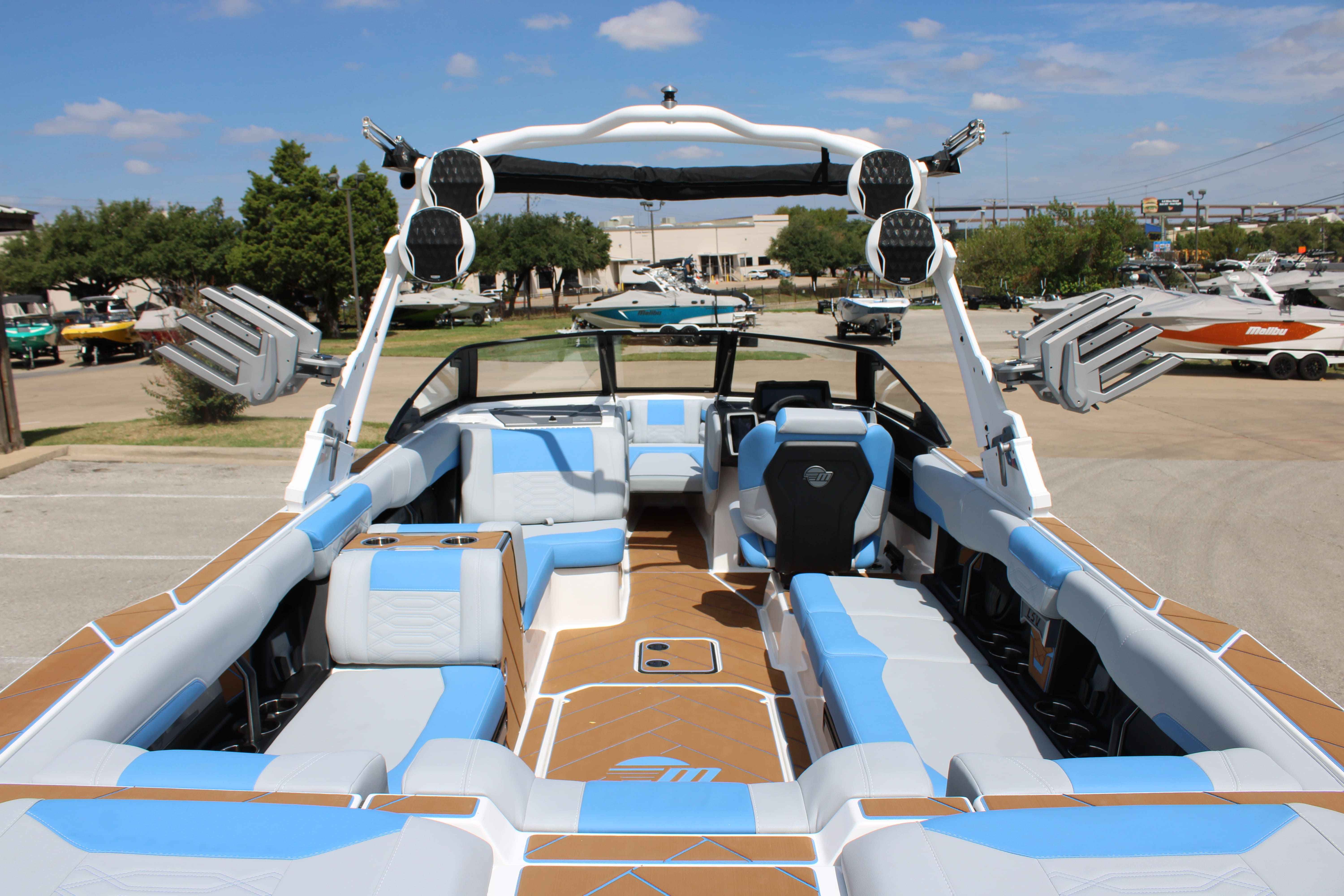 2024 Malibu Boats Wakesetter 26 LSV-12