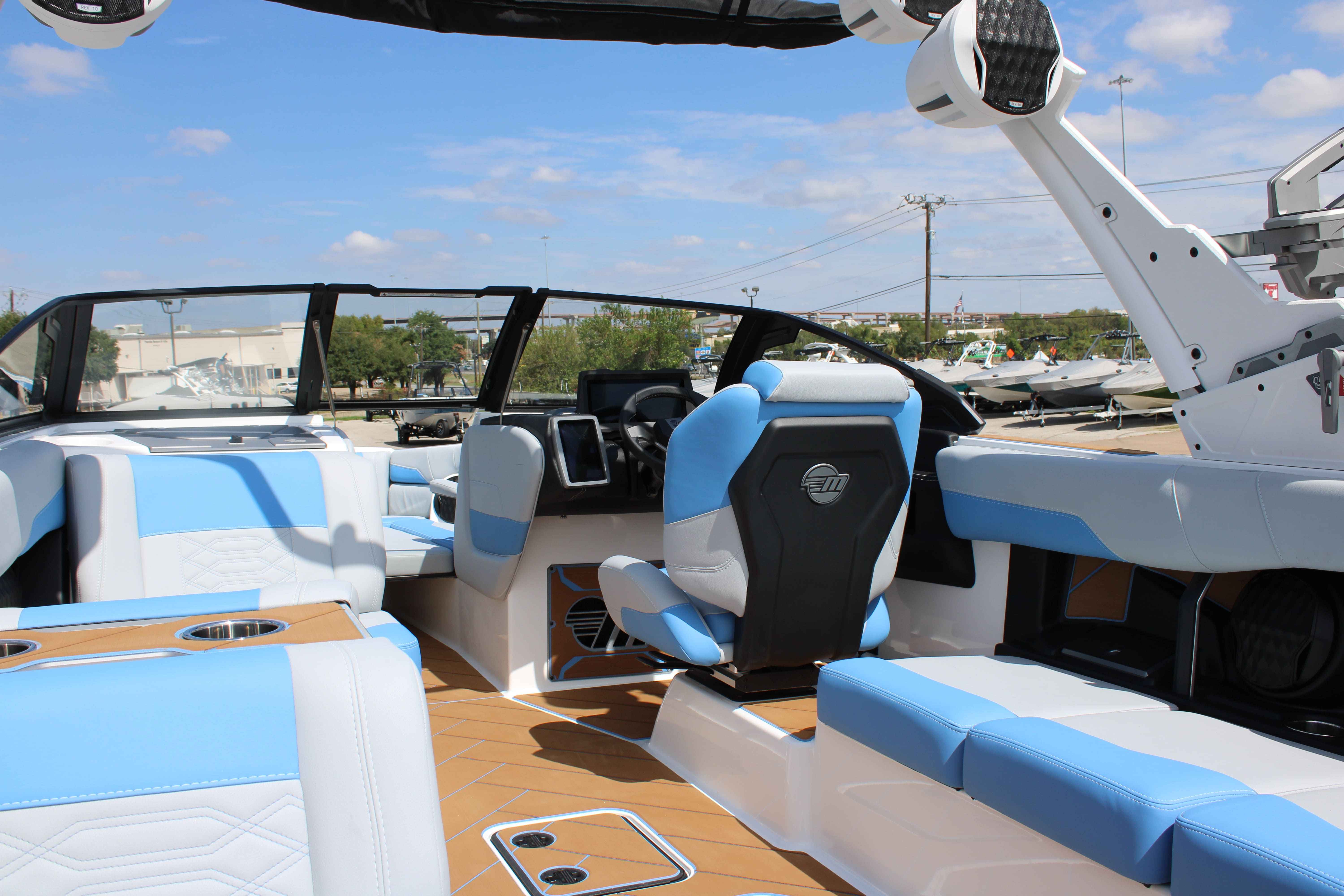 2024 Malibu Boats Wakesetter 26 LSV-16