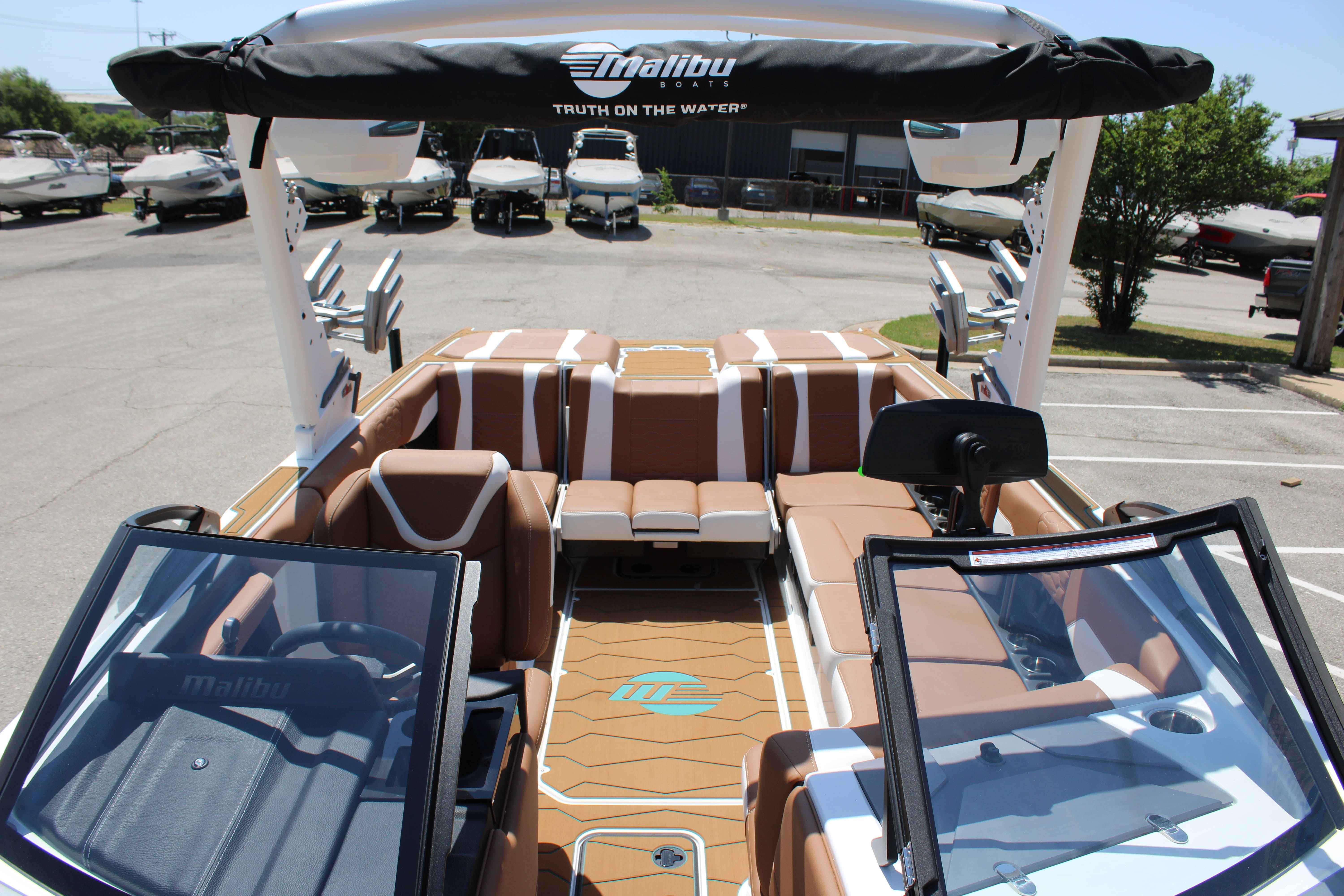 2025 Malibu Boats Wakesetter 24 MXZ-18
