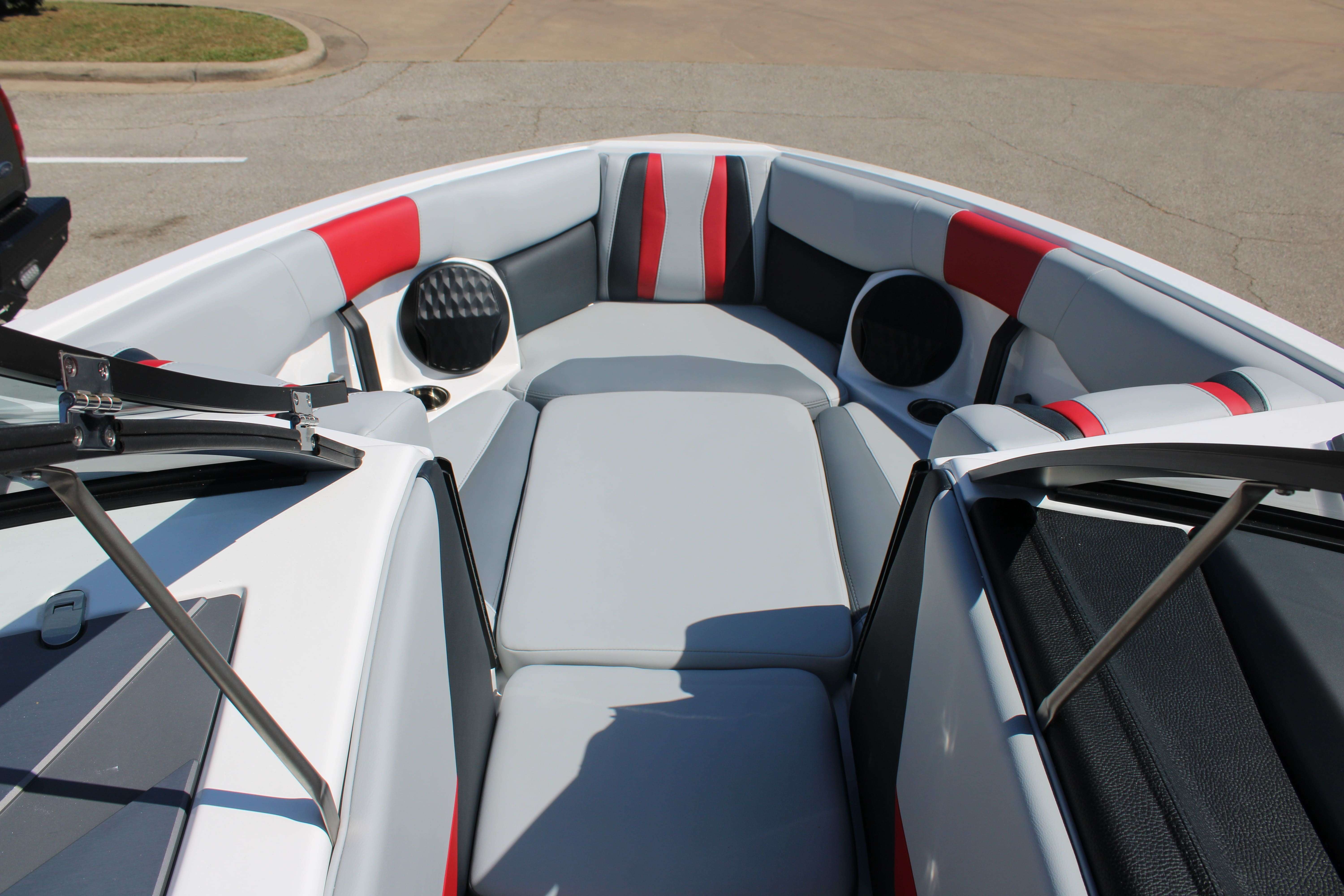 2023 Malibu Boats Wakesetter 22 LSV-18