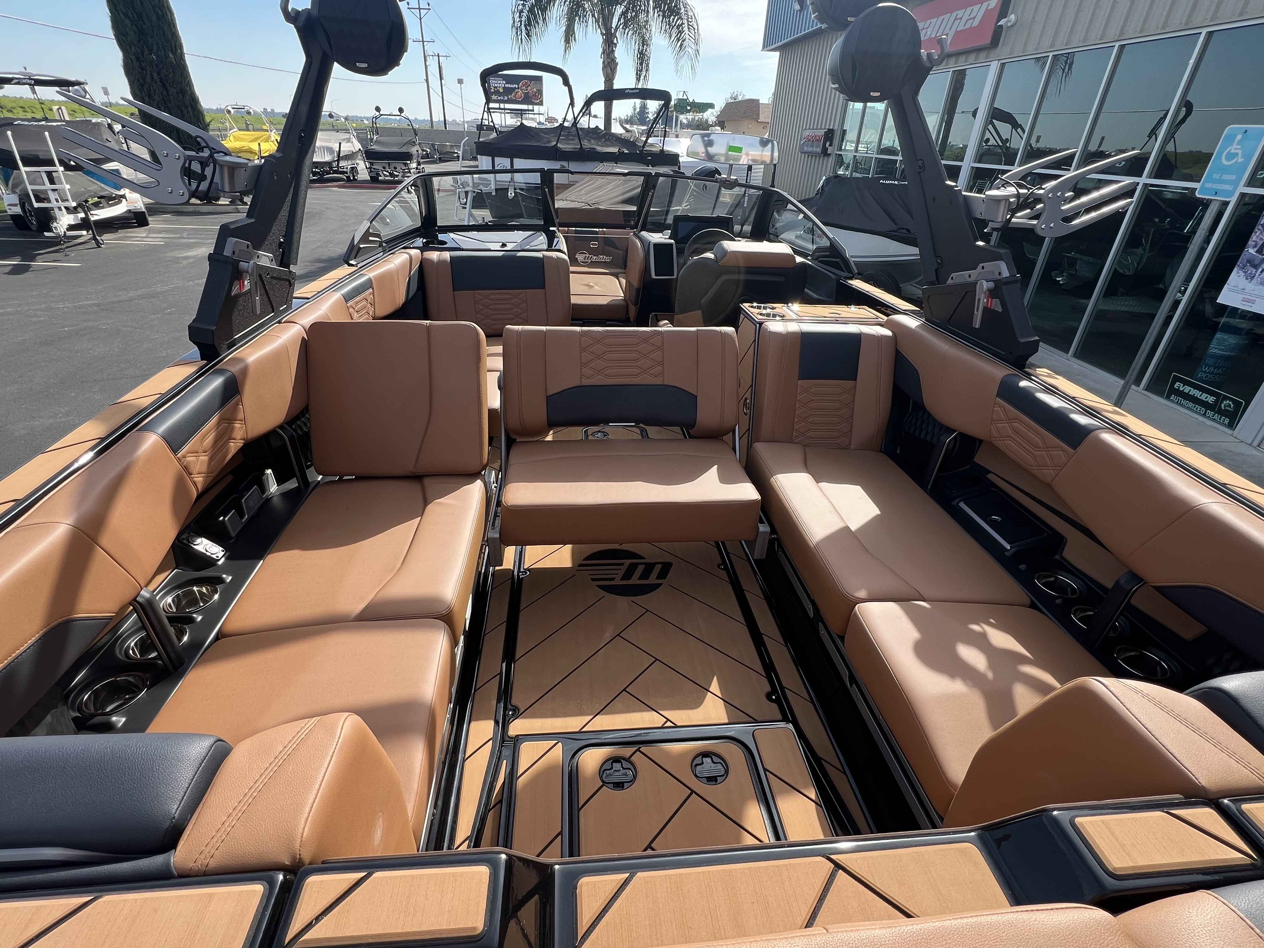 2024 Malibu Wakesetter 25 LSV-4