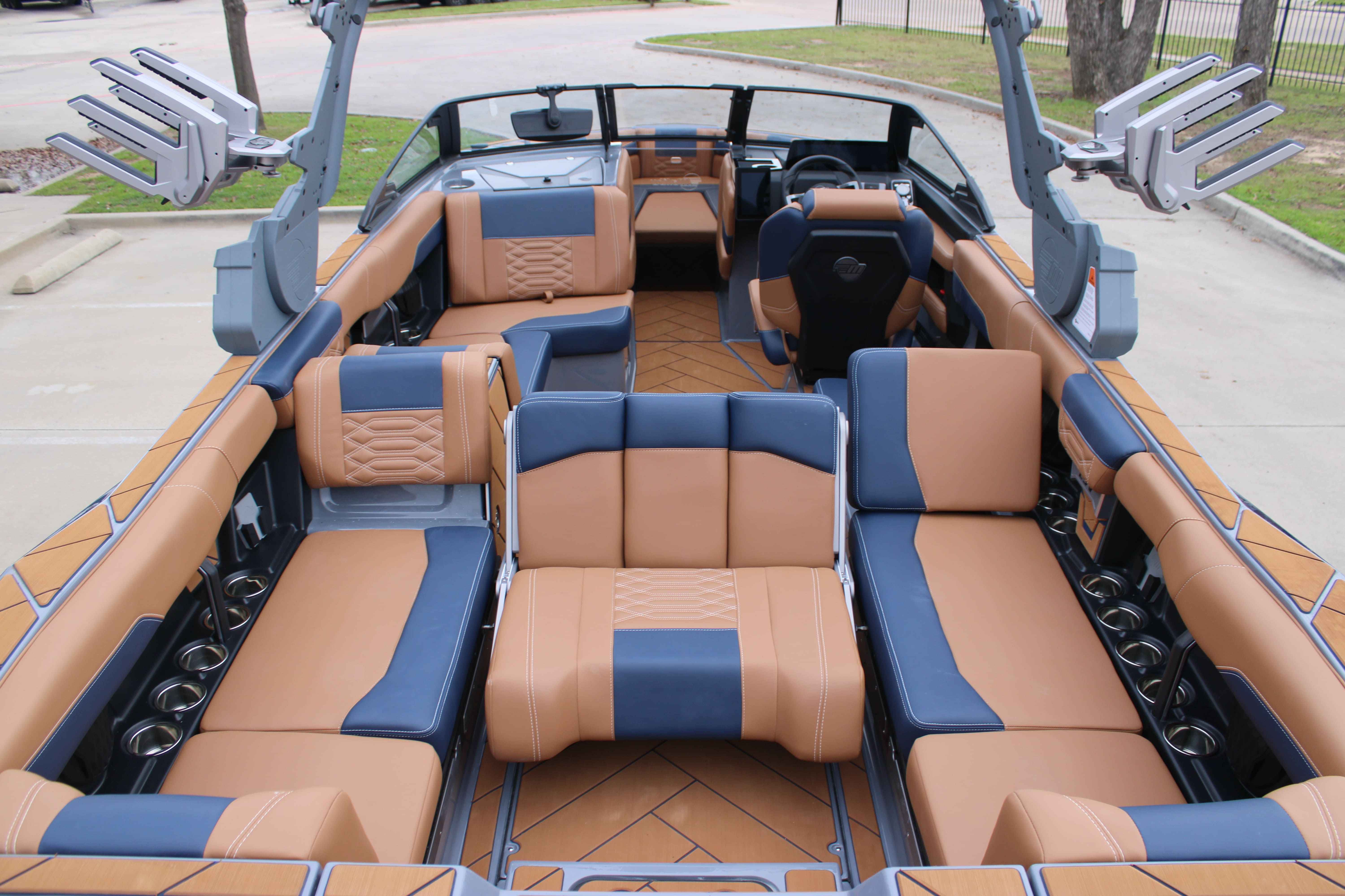 2025 Malibu Boats Wakesetter 26 LSV-12