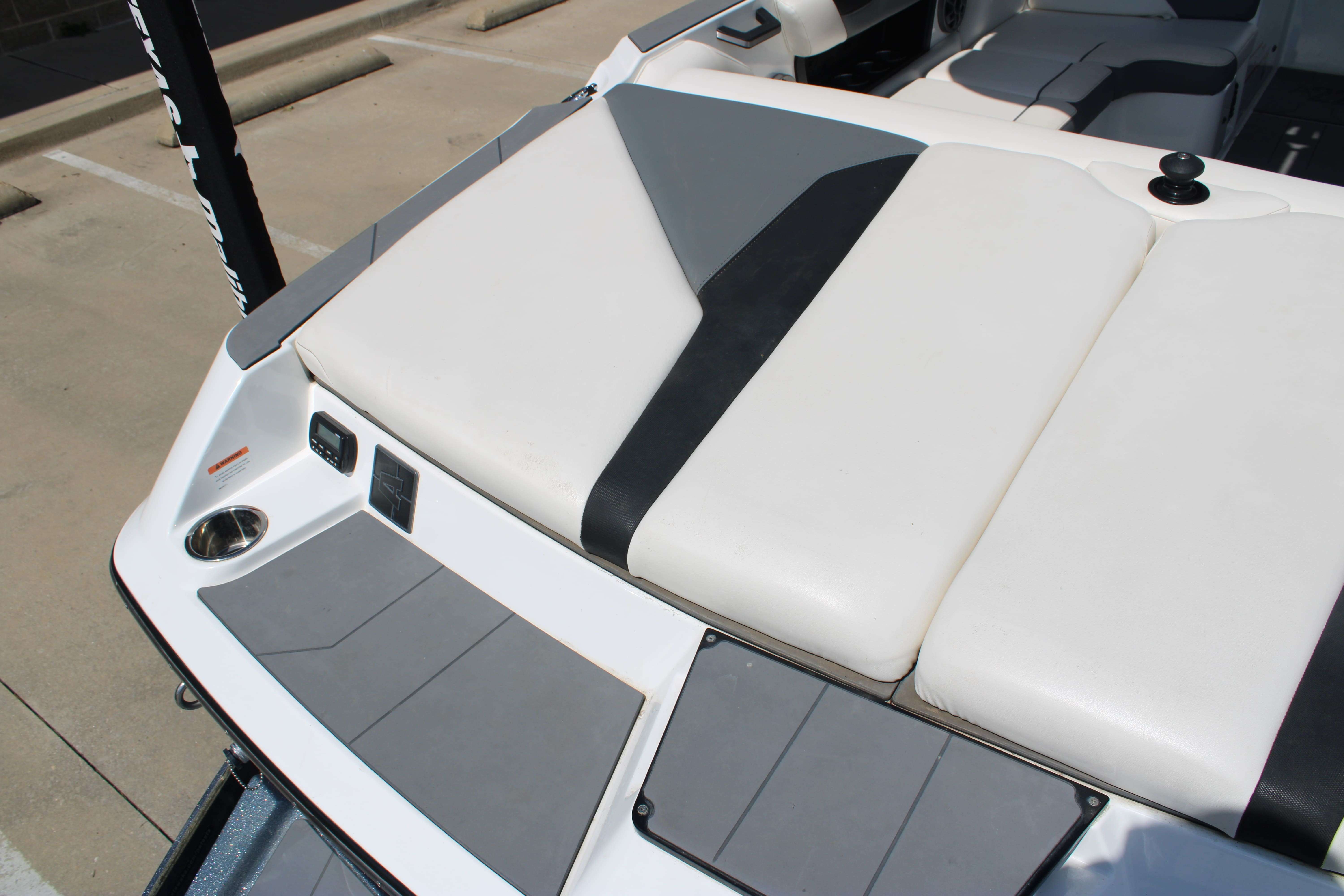 2022 Axis Wake Research A22-10