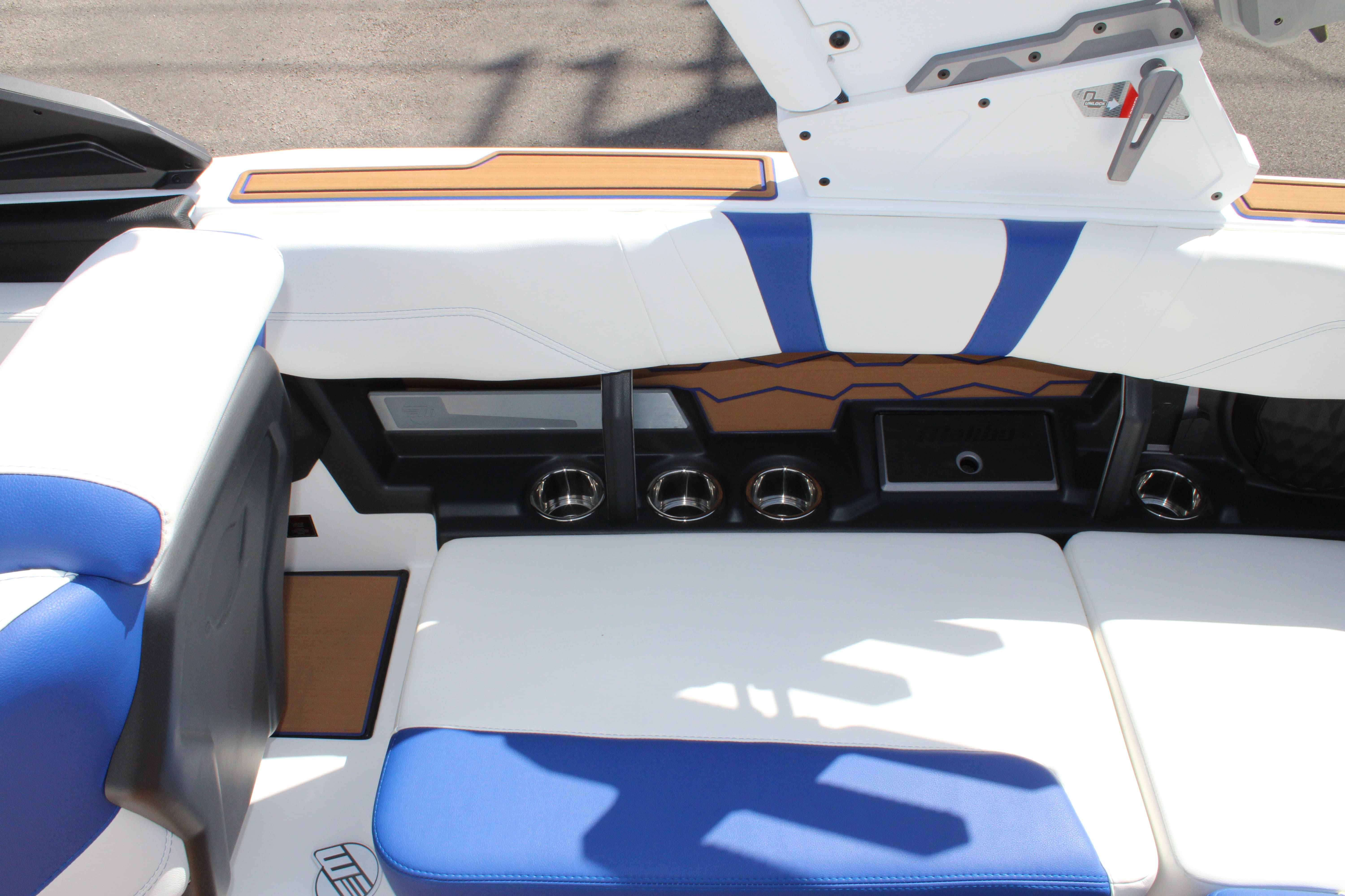 2025 Malibu Boats Wakesetter 22 MXZ-11