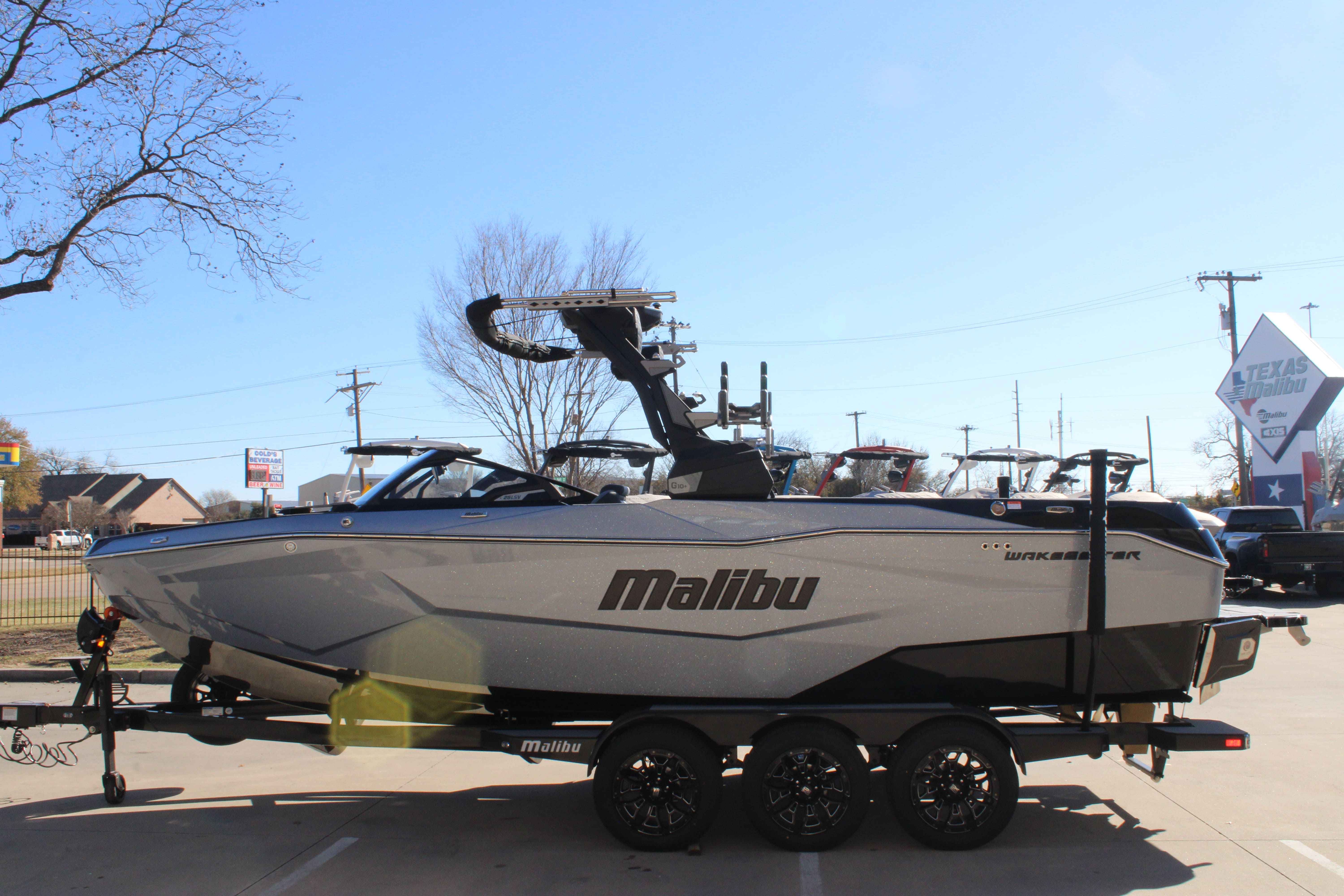 2025 Malibu Boats Wakesetter 25 LSV-5