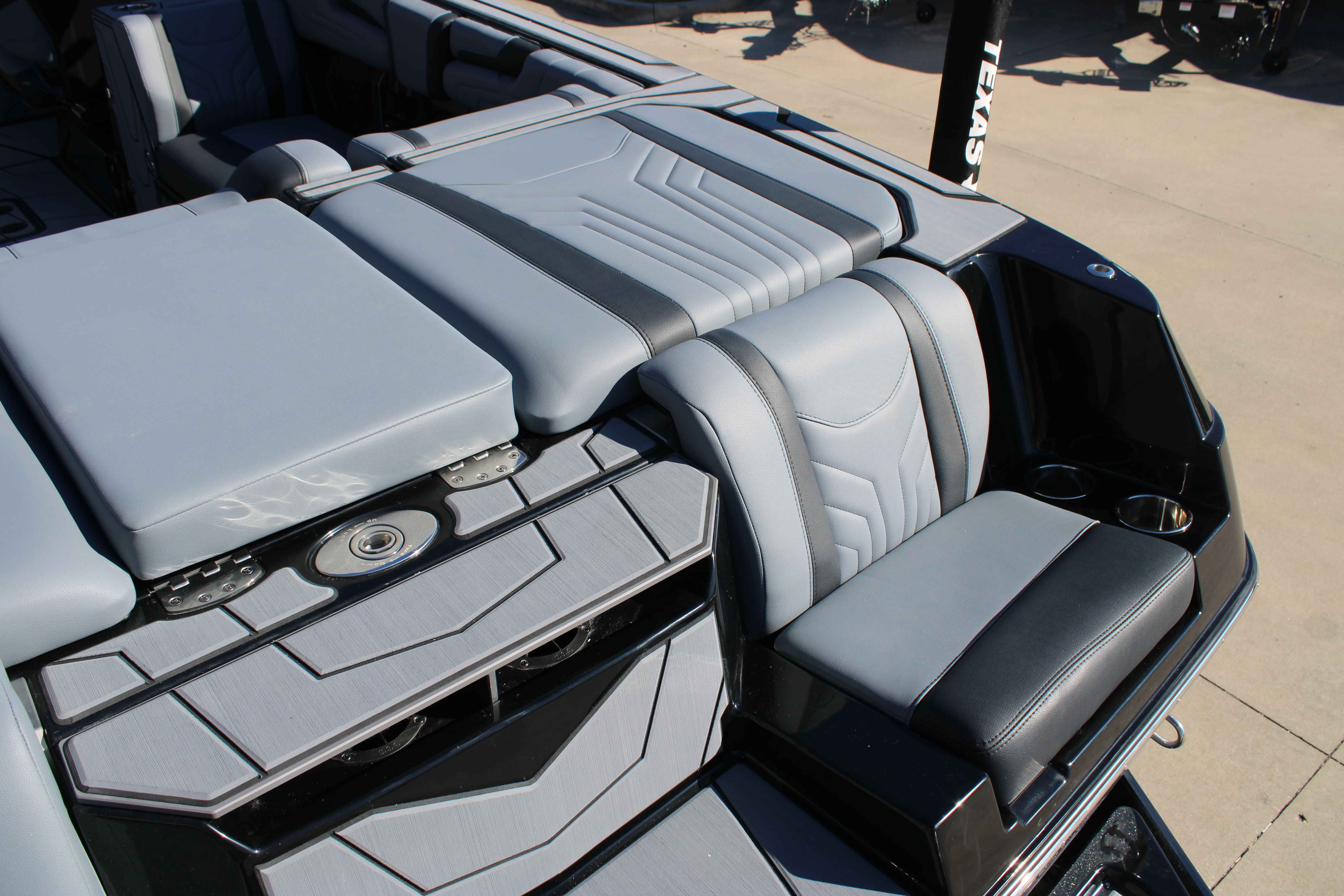 2025 Malibu Boats Wakesetter 25 LSV-11