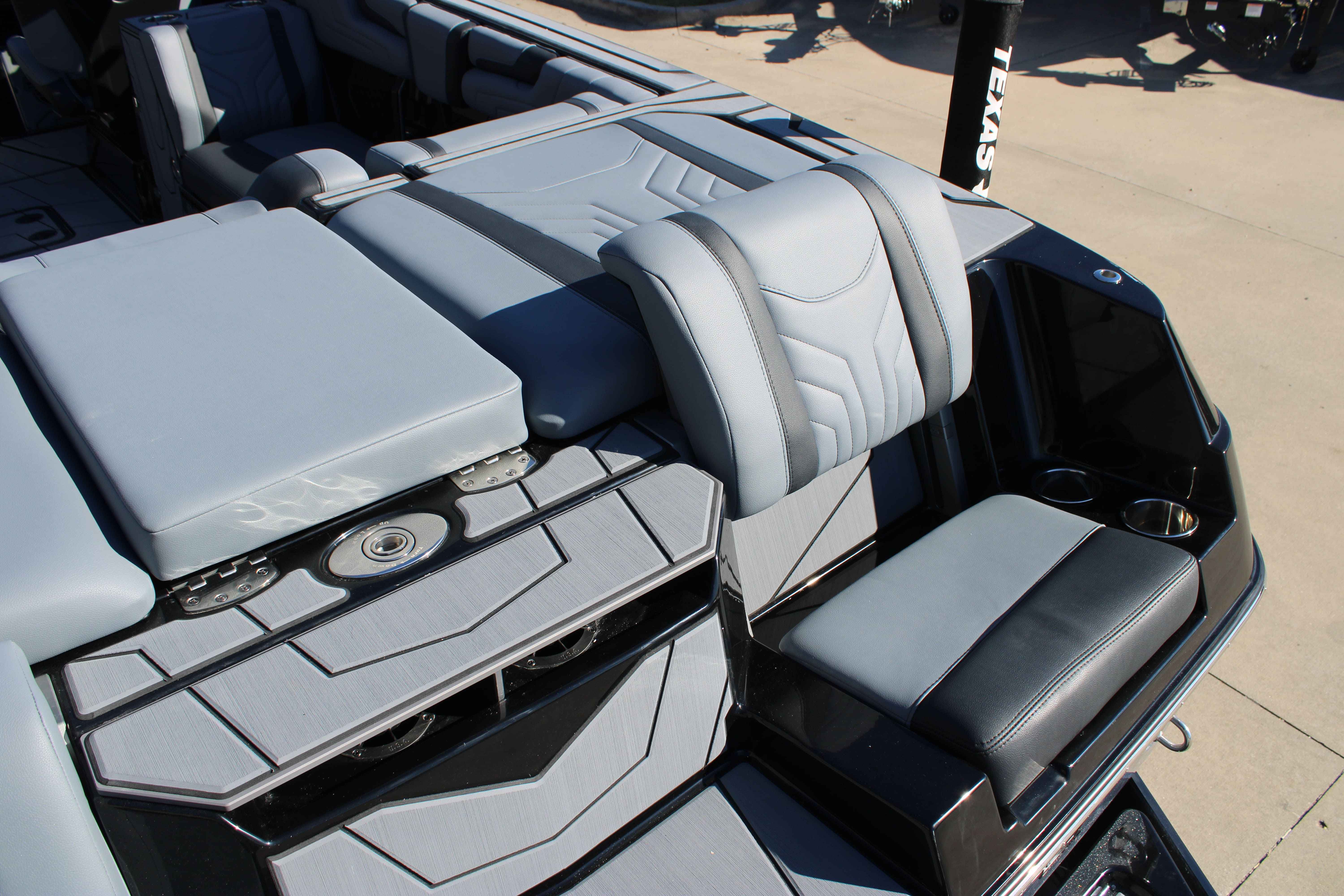 2025 Malibu Boats Wakesetter 25 LSV-12