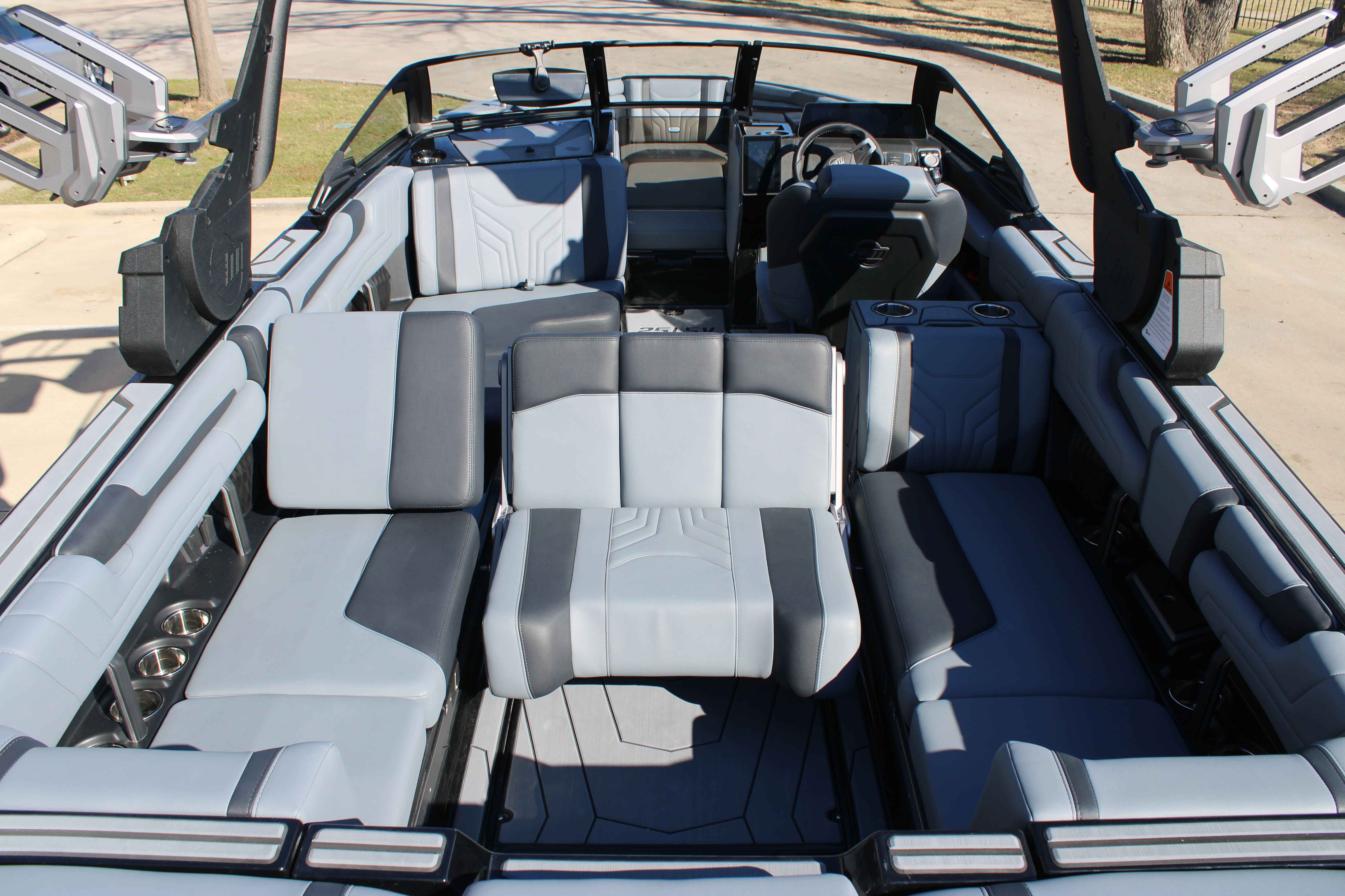 2025 Malibu Boats Wakesetter 25 LSV-15
