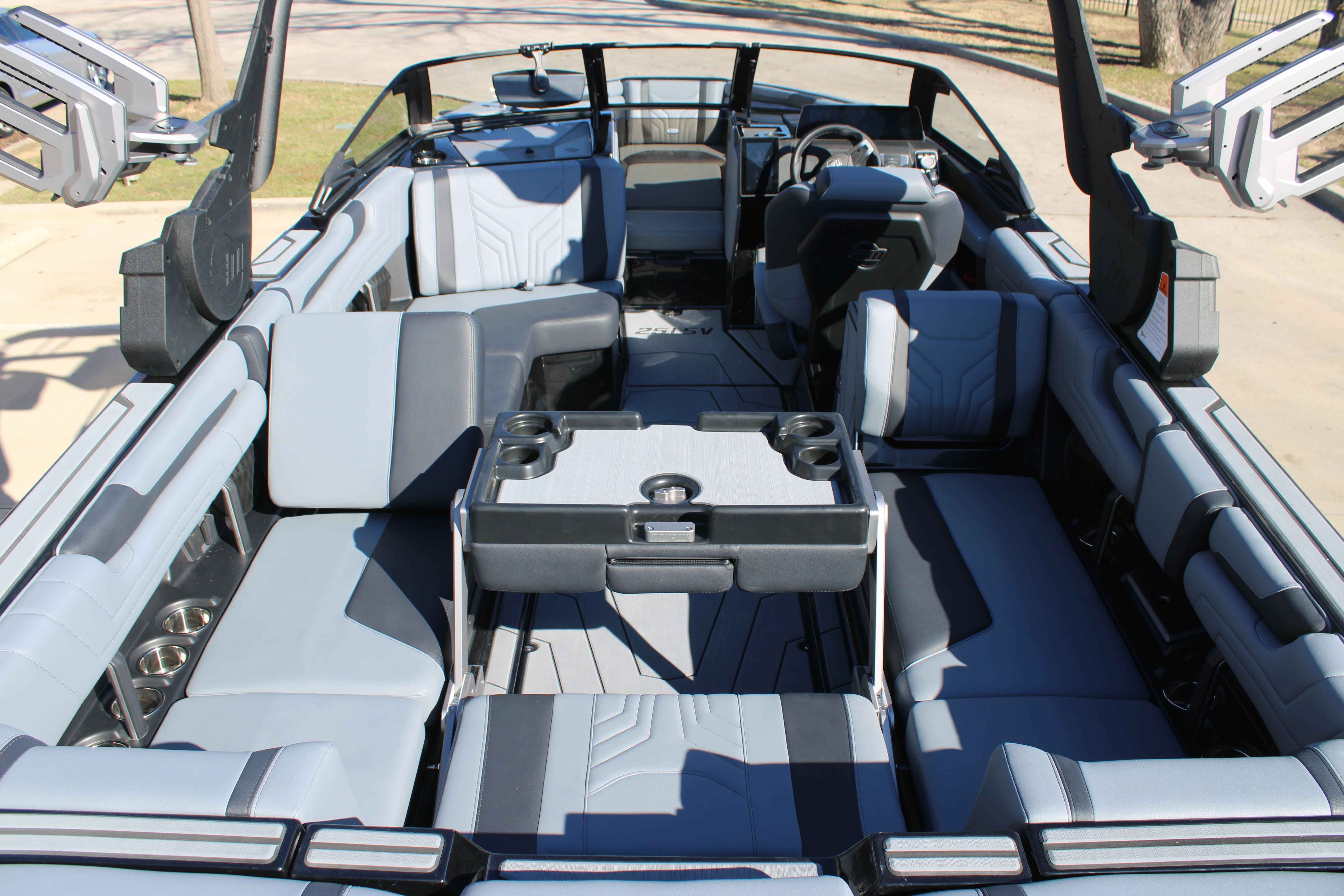 2025 Malibu Boats Wakesetter 25 LSV-16