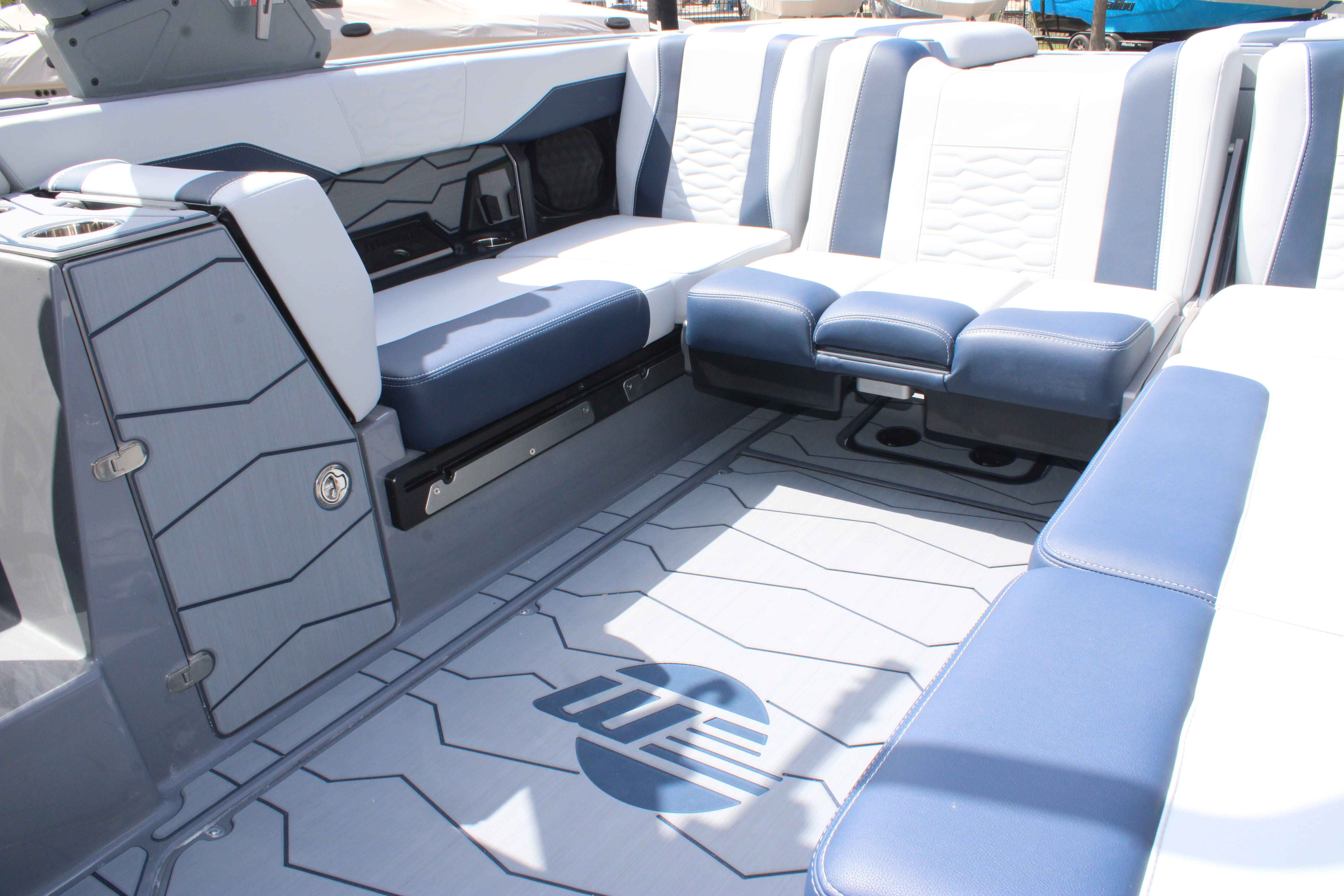 2025 Malibu Boats Wakesetter 24 MXZ-15