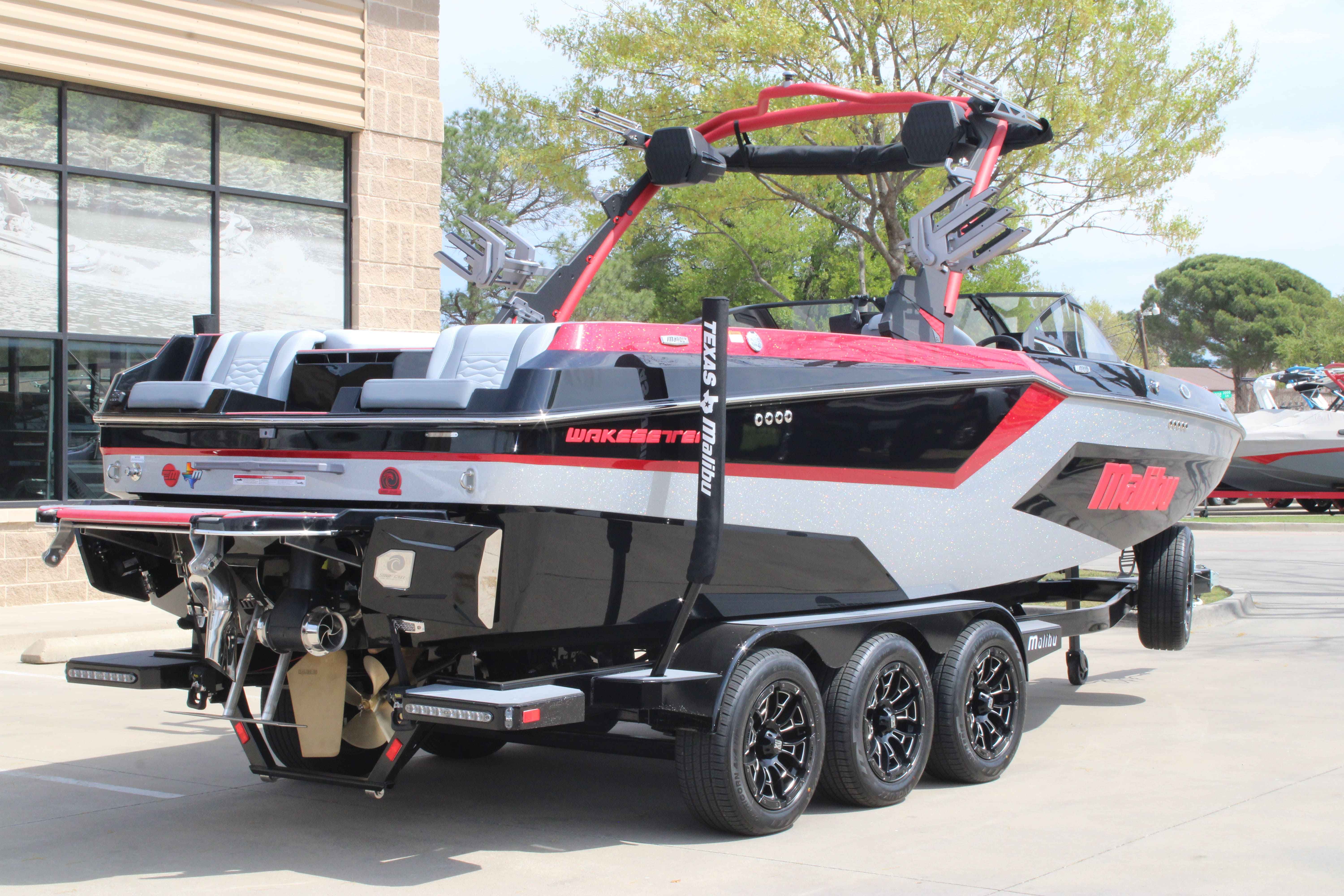 2025 Malibu Boats Wakesetter 24 MXZ-8