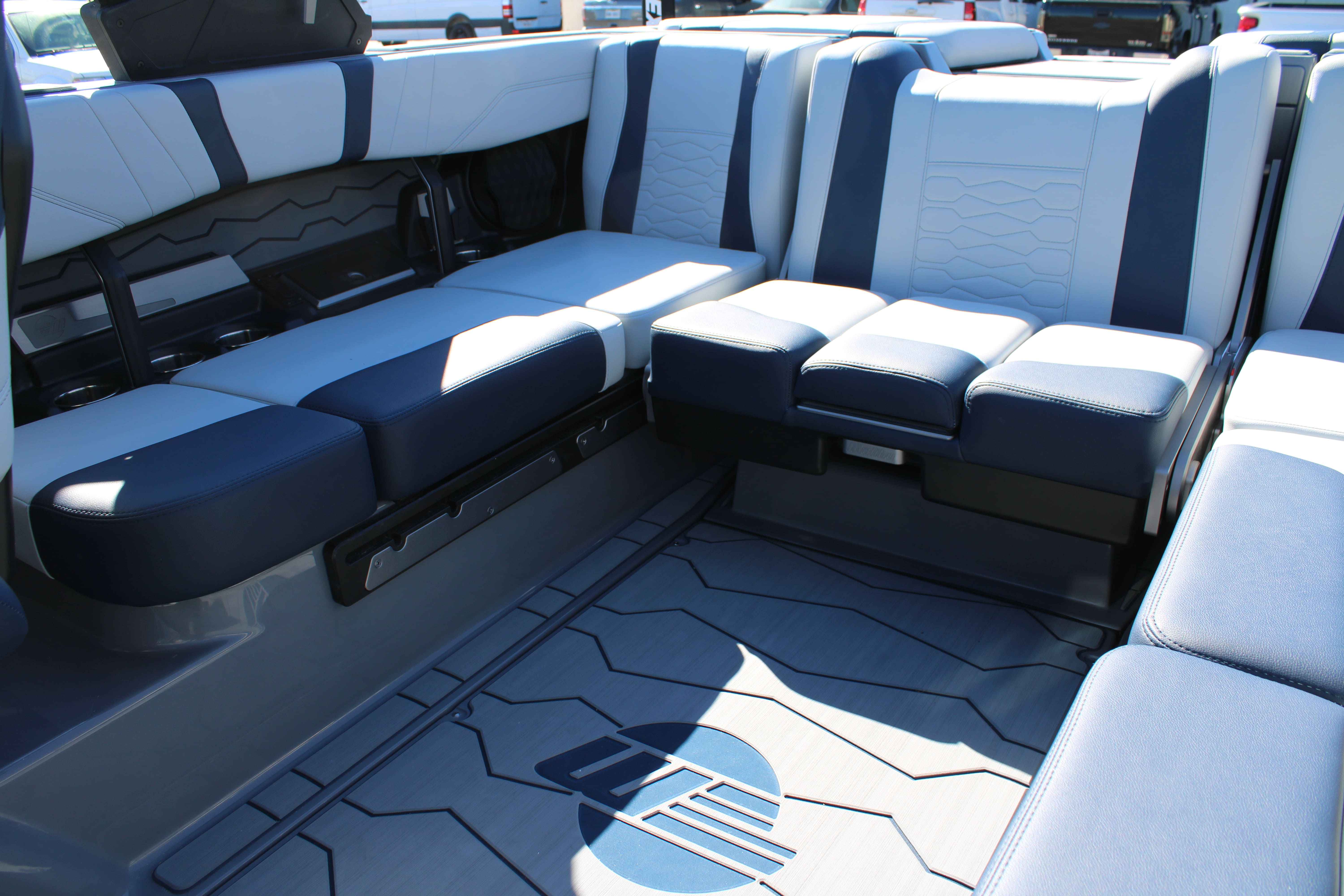 2025 Malibu Boats Wakesetter 23 MXZ-13