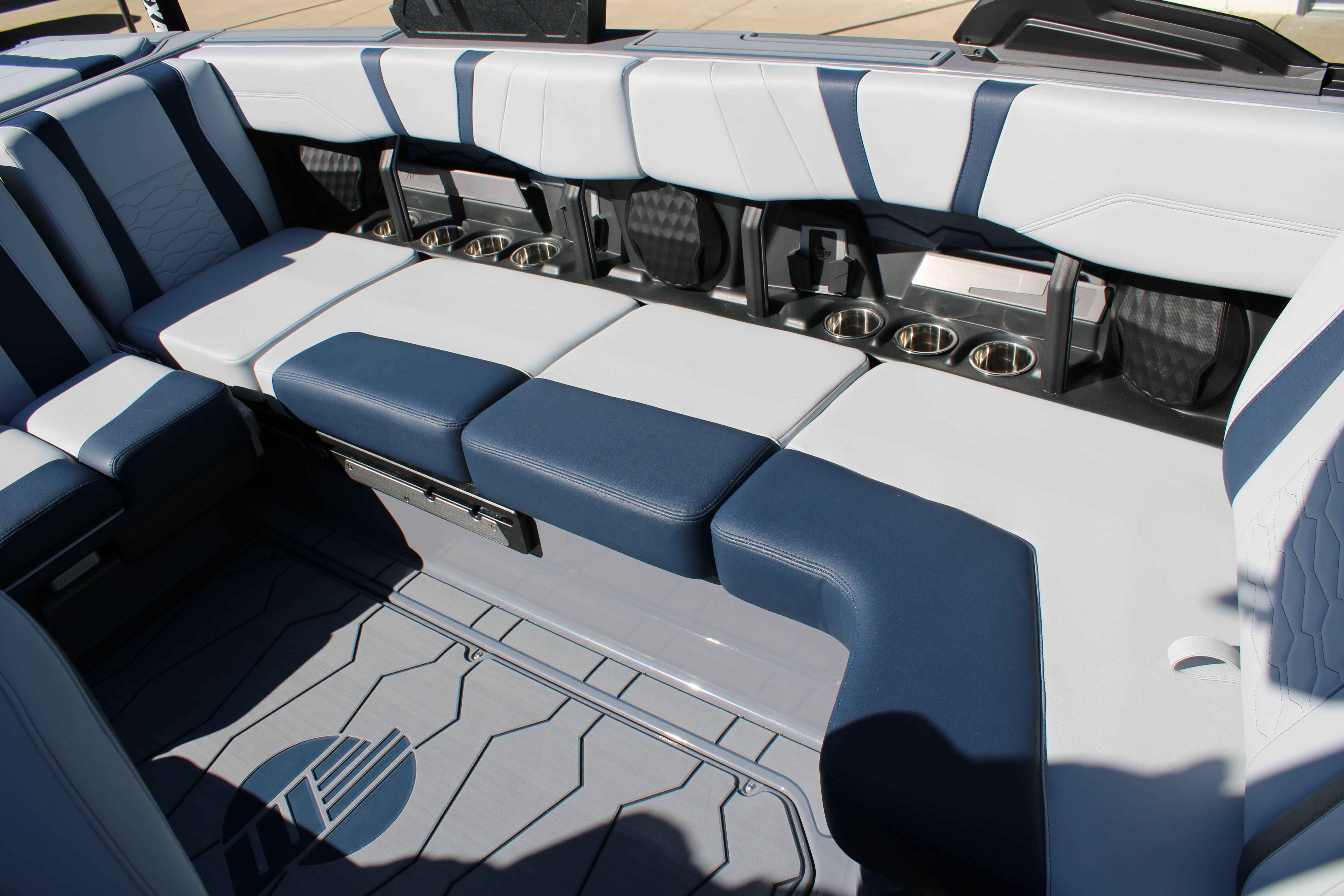 2025 Malibu Boats Wakesetter 23 MXZ-16