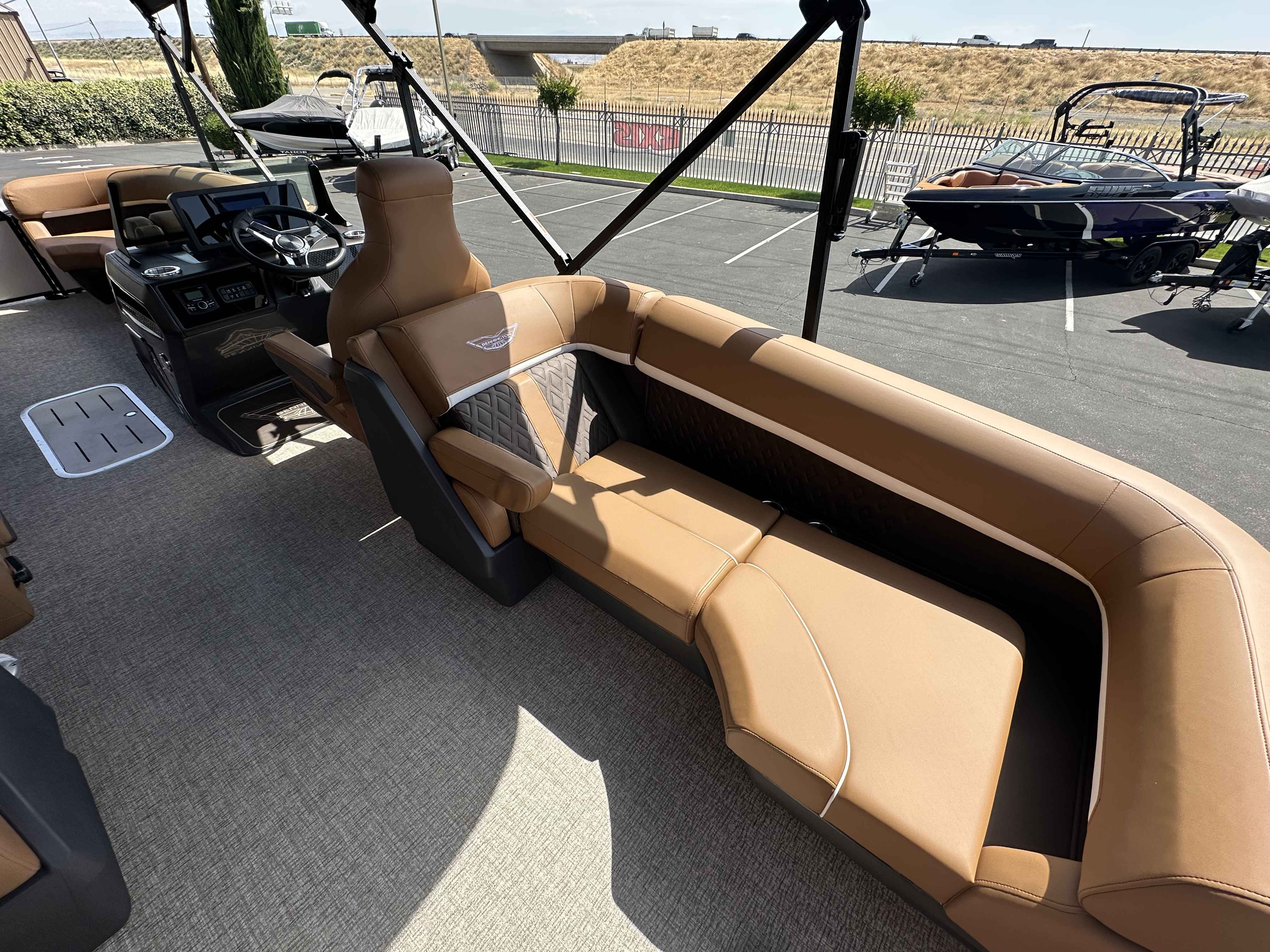 2025 Bennington 25 MFB-19