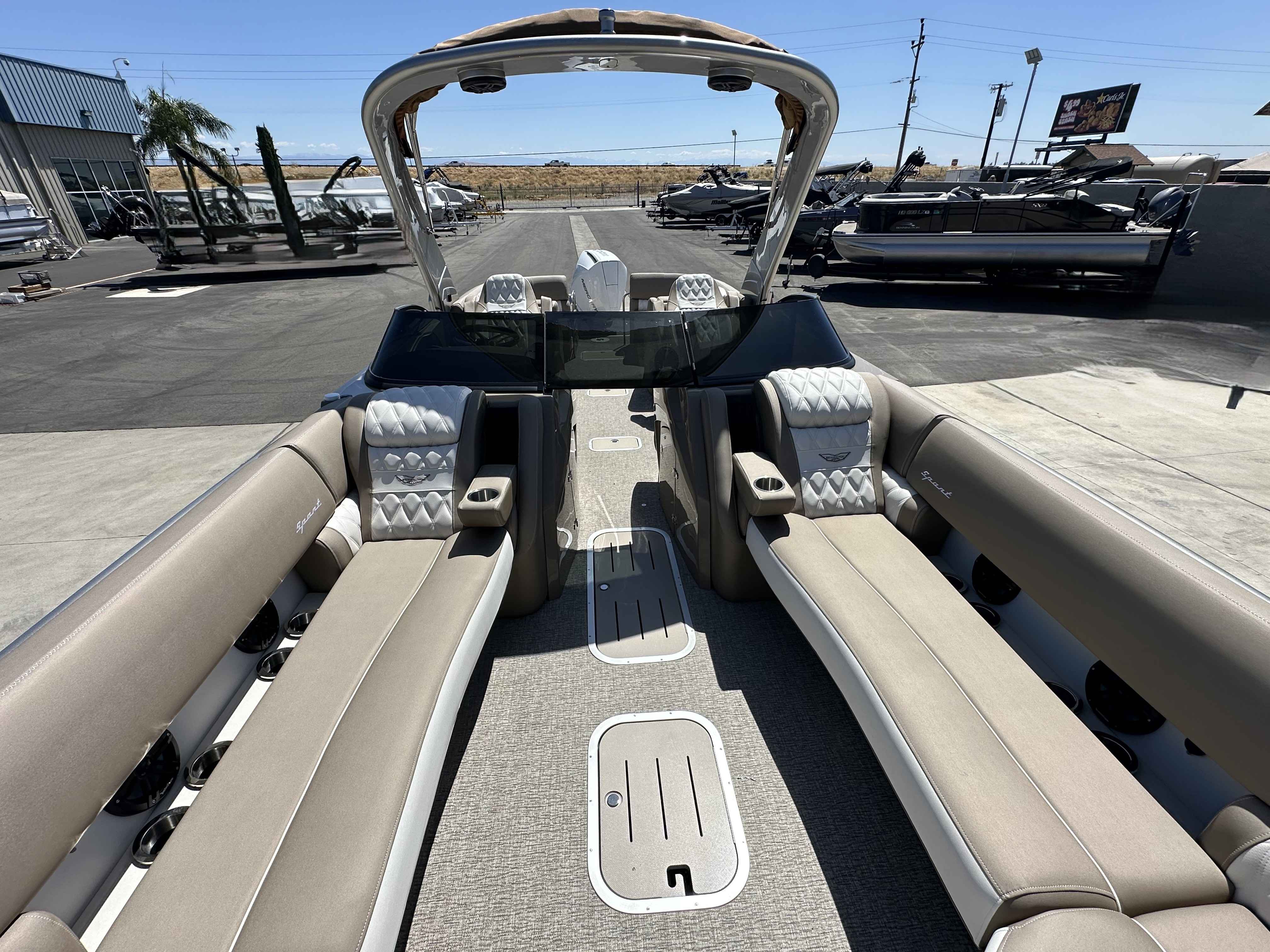 2025 Bennington 25 RXFB Windshield Arch-17