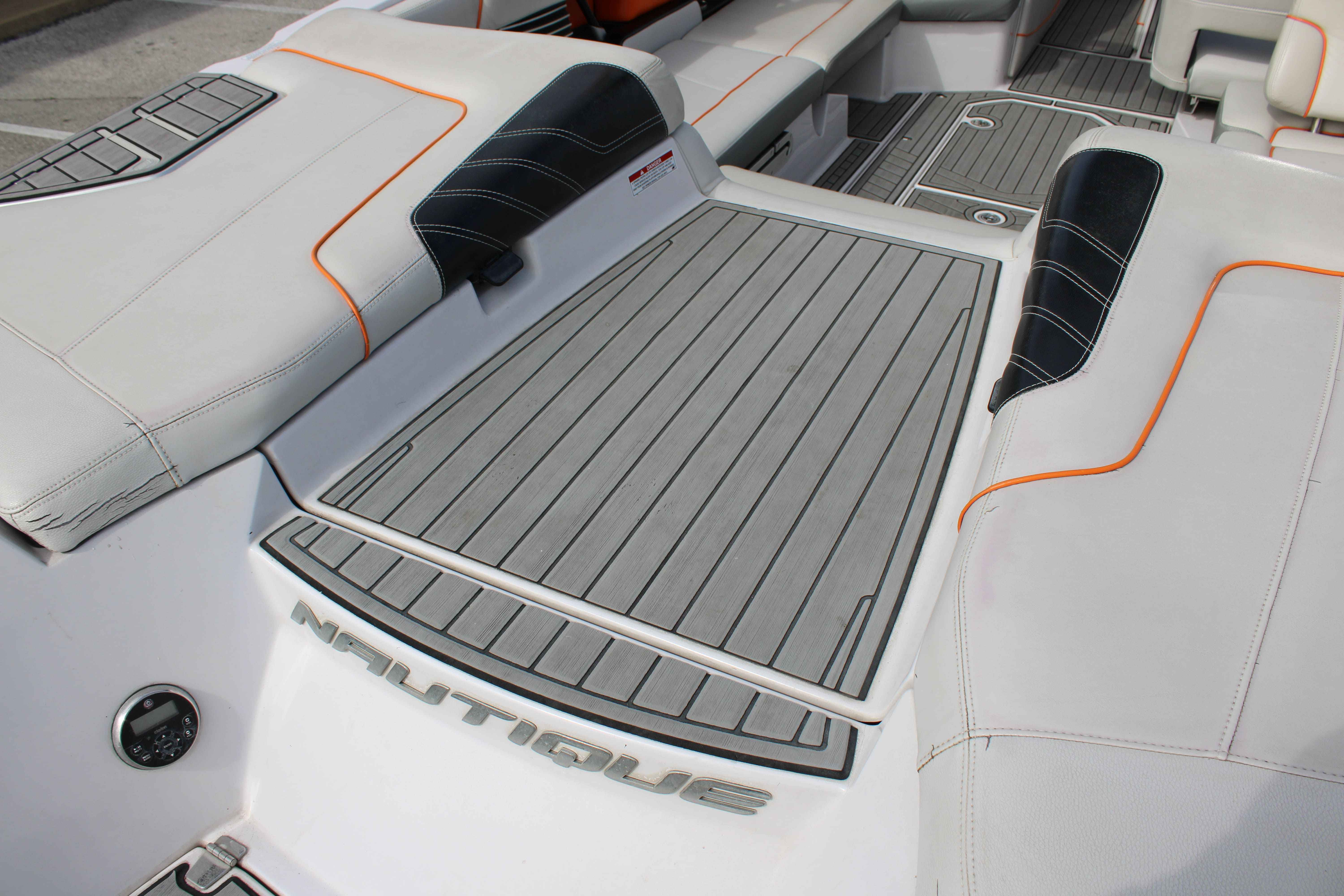 2013 Nautique G23-10