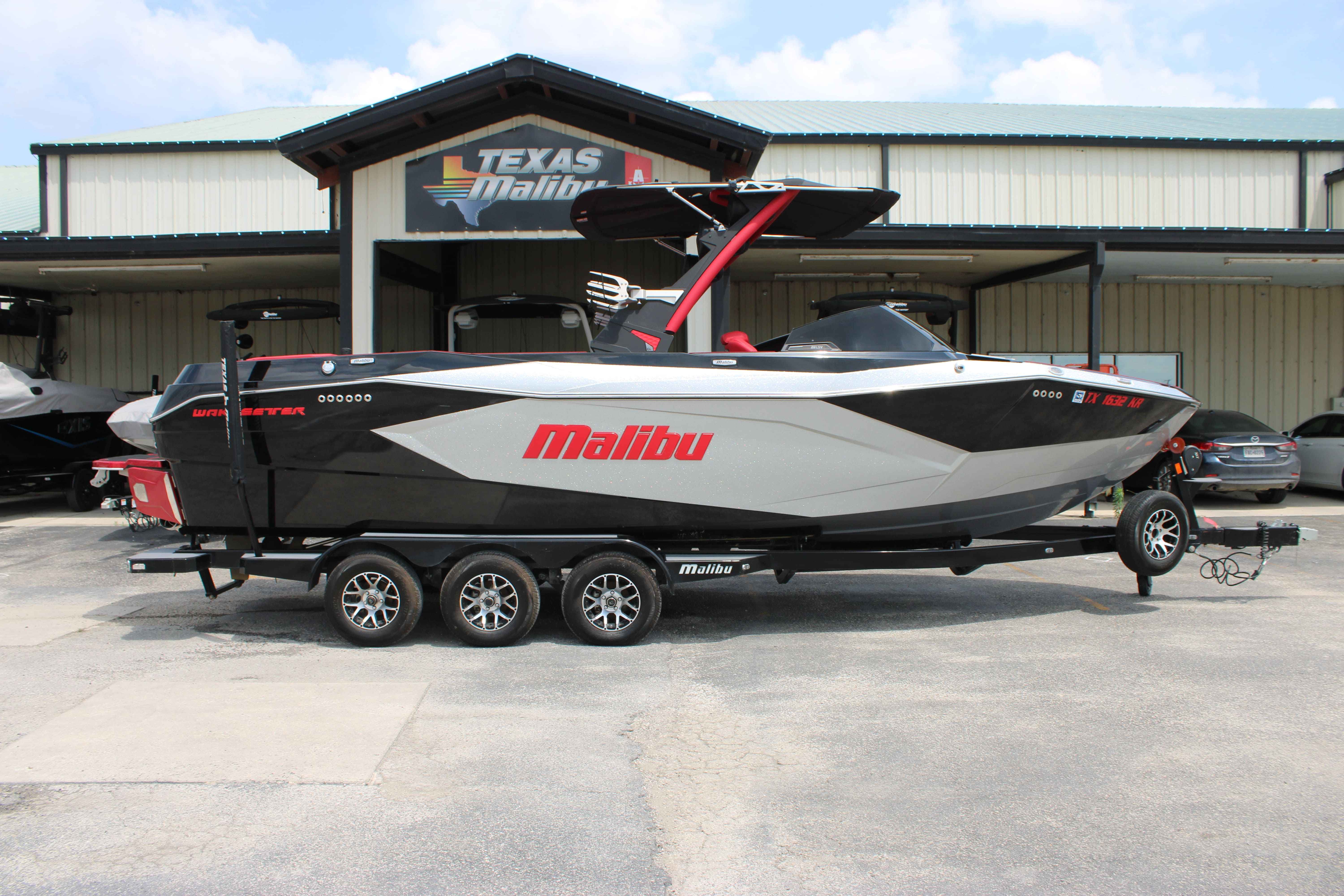 2023 Malibu Boats Wakesetter 26 LSV