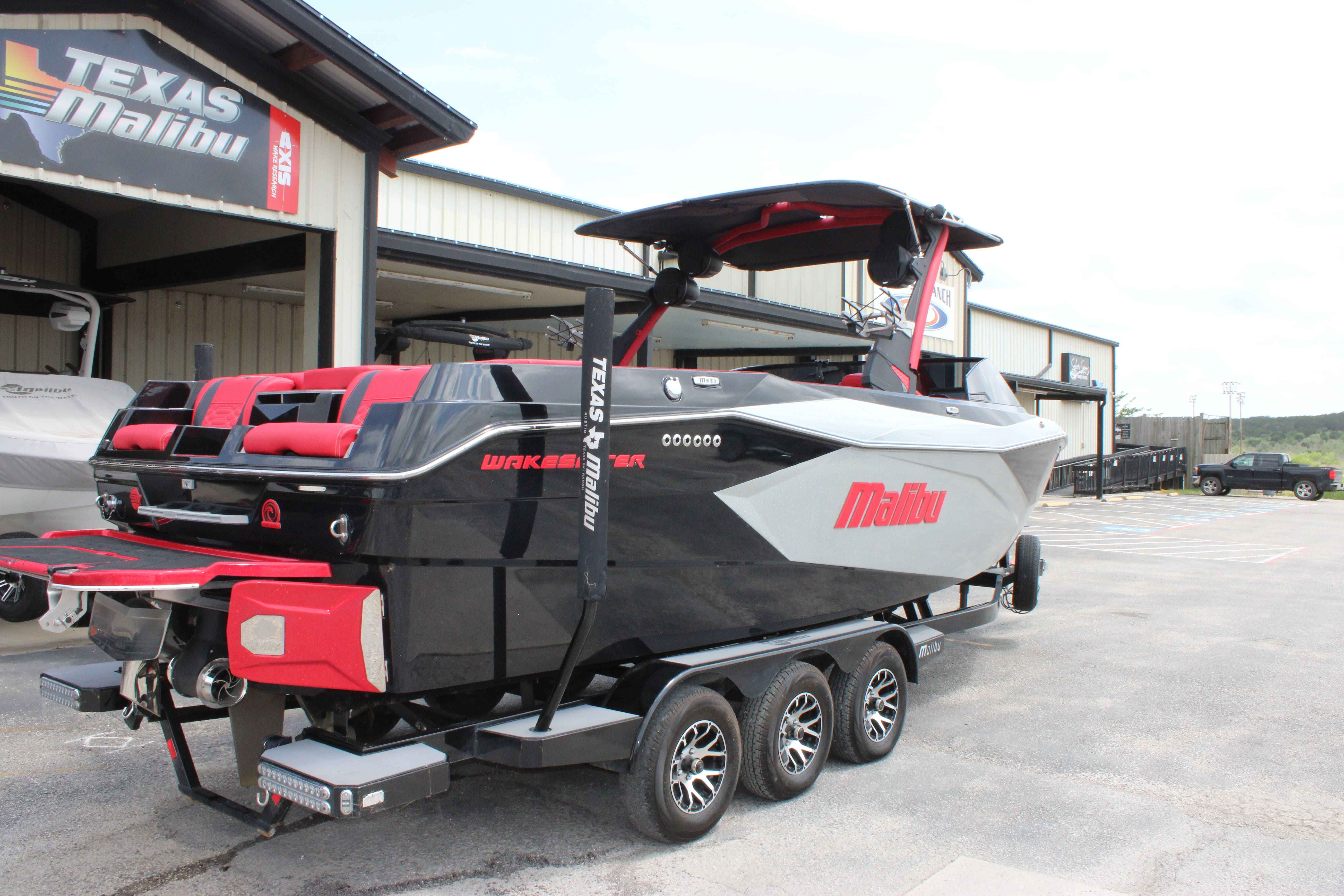 2023 Malibu Boats Wakesetter 26 LSV-8