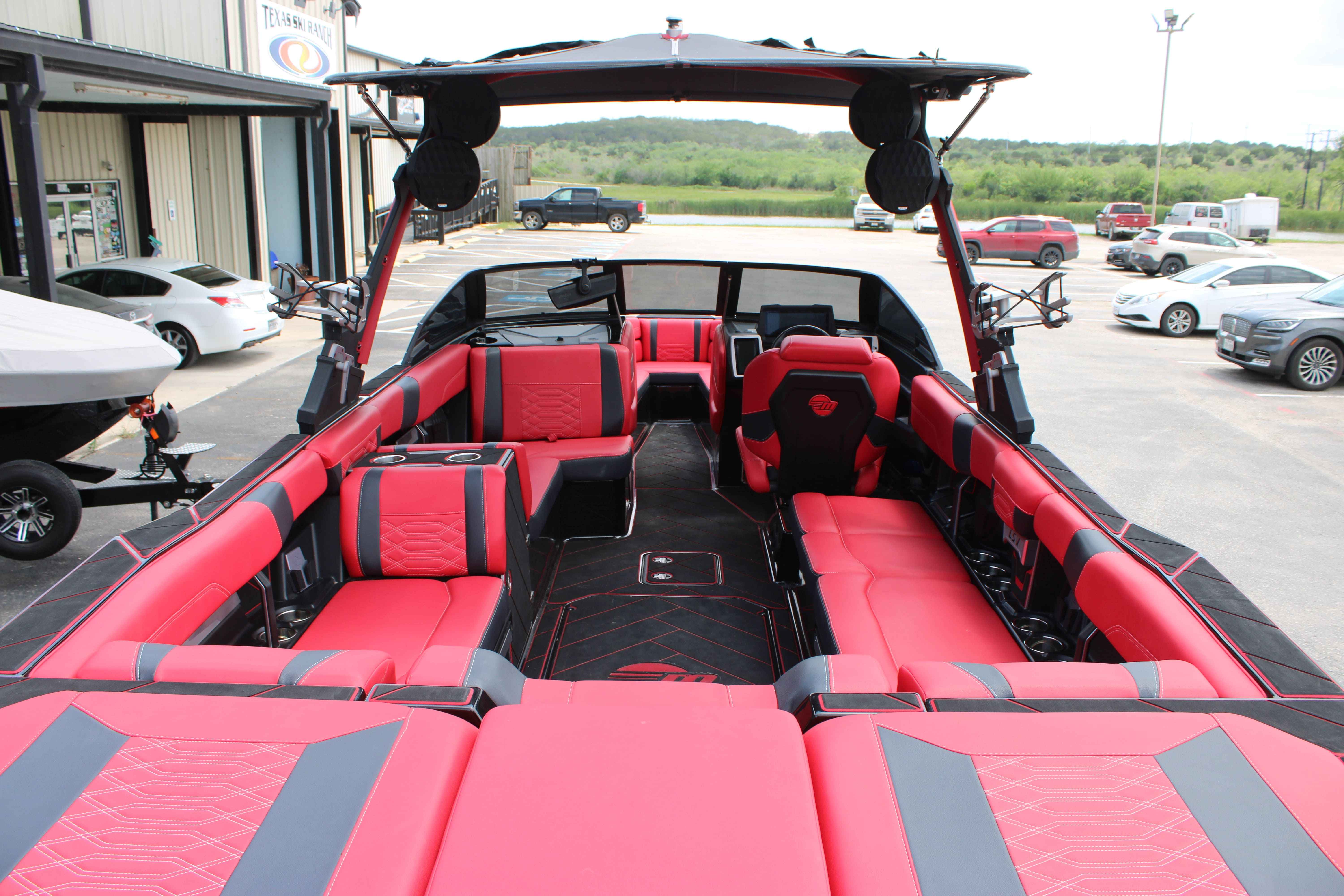 2023 Malibu Boats Wakesetter 26 LSV-11