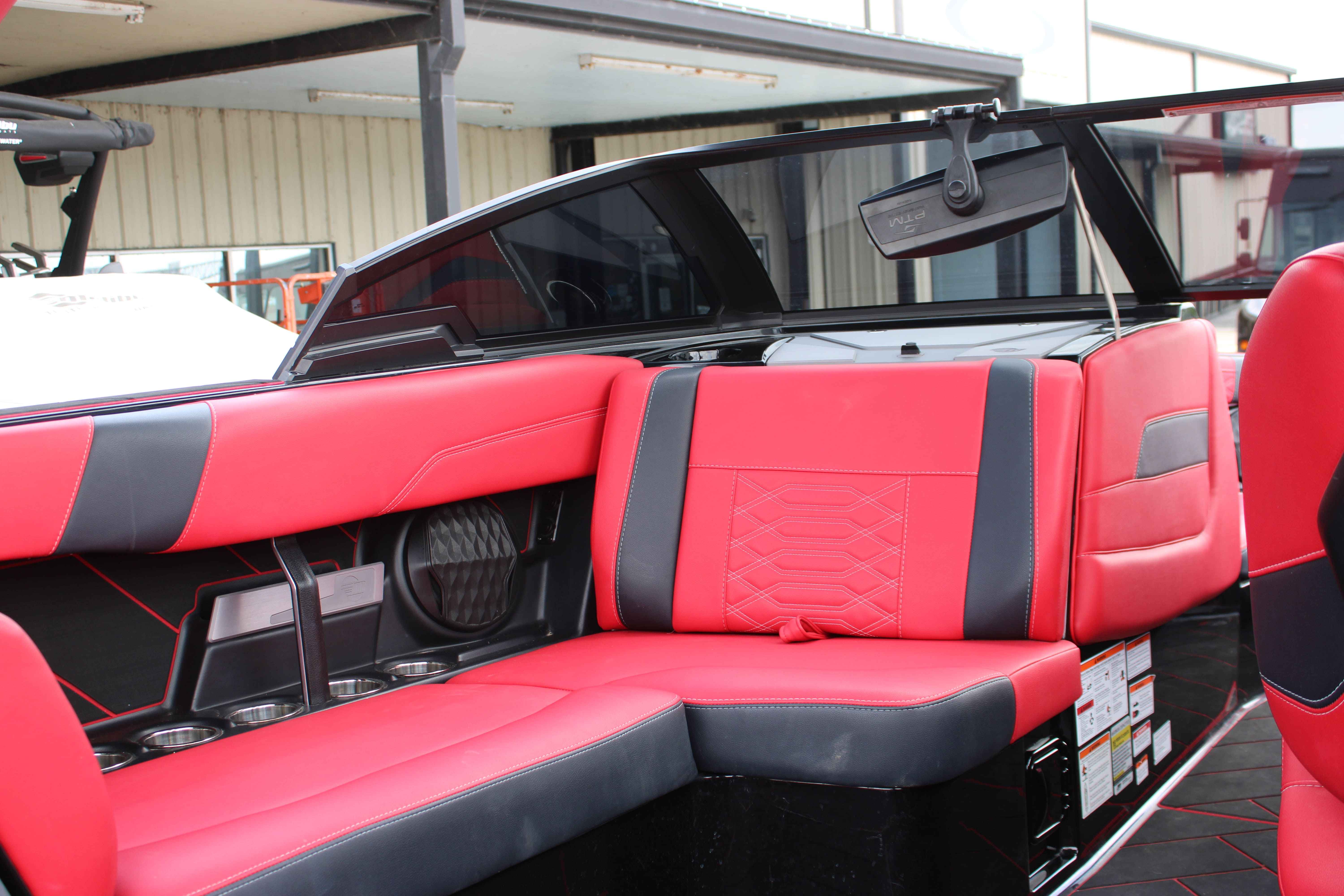 2023 Malibu Boats Wakesetter 26 LSV-13