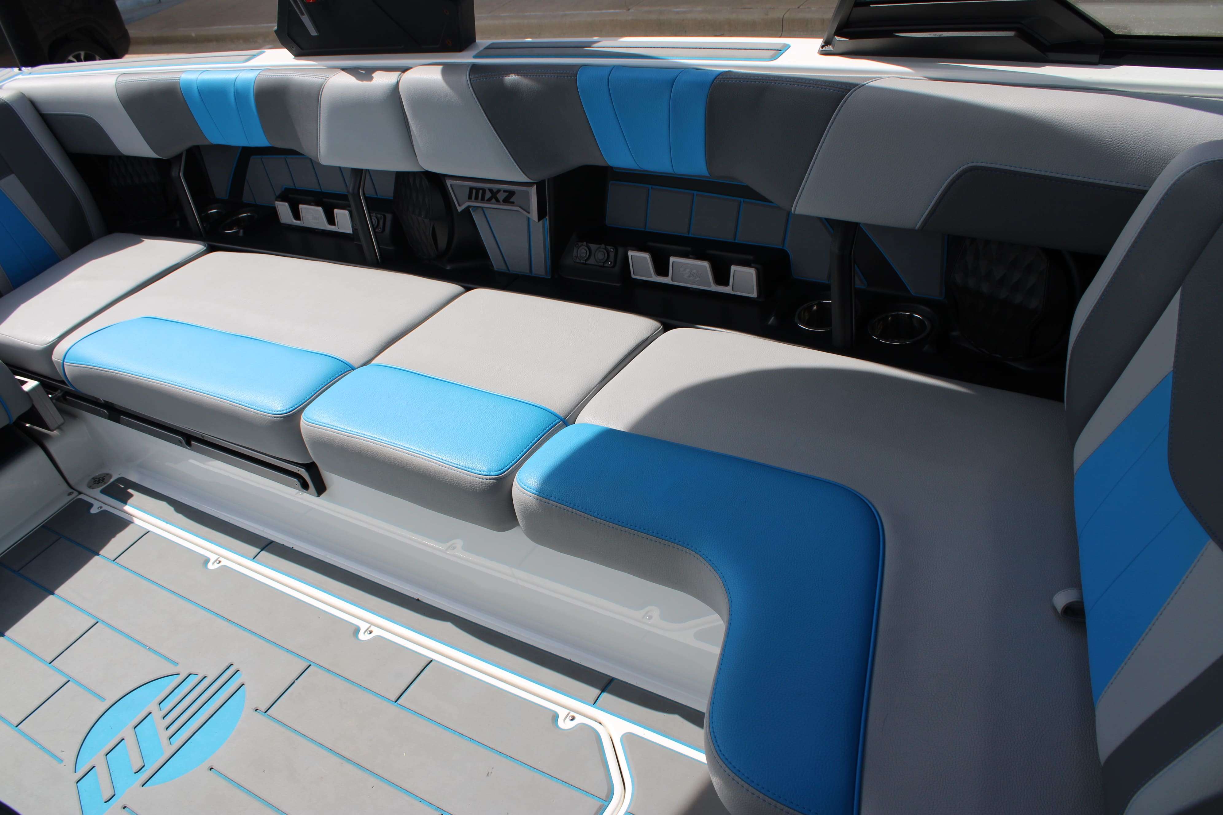 2022 Malibu Boats Wakesetter 24 MXZ-15