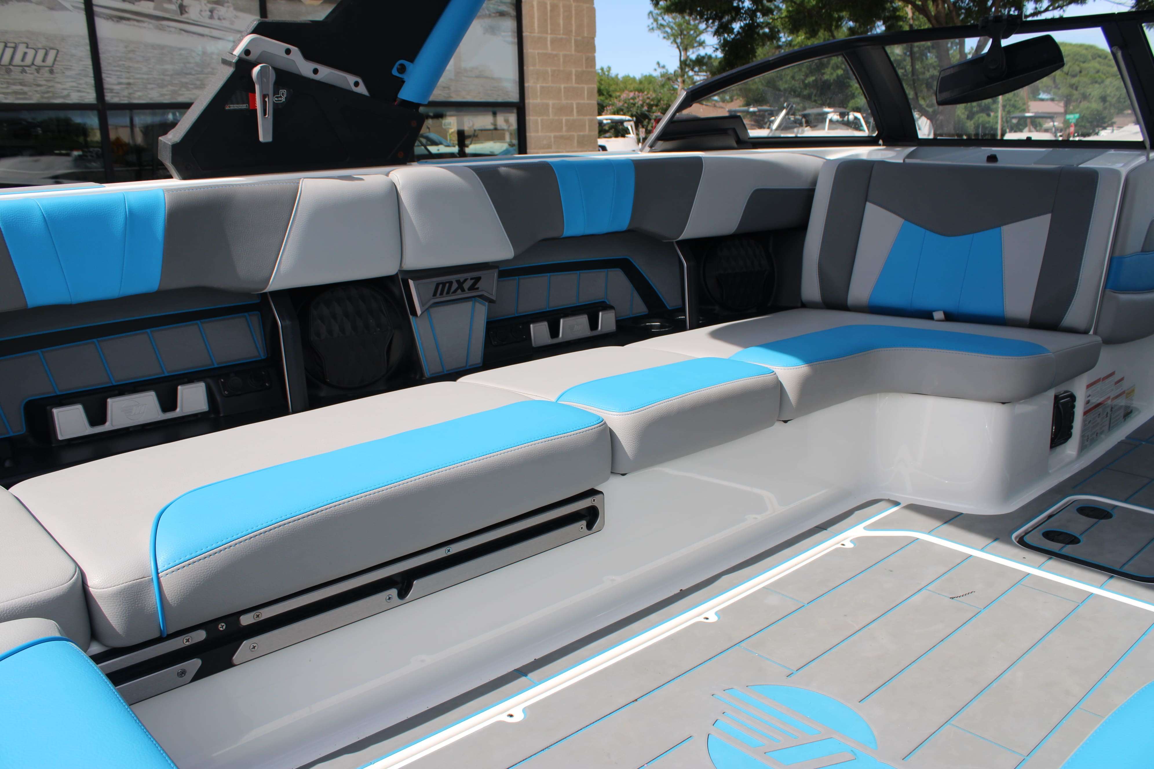 2022 Malibu Boats Wakesetter 24 MXZ-16