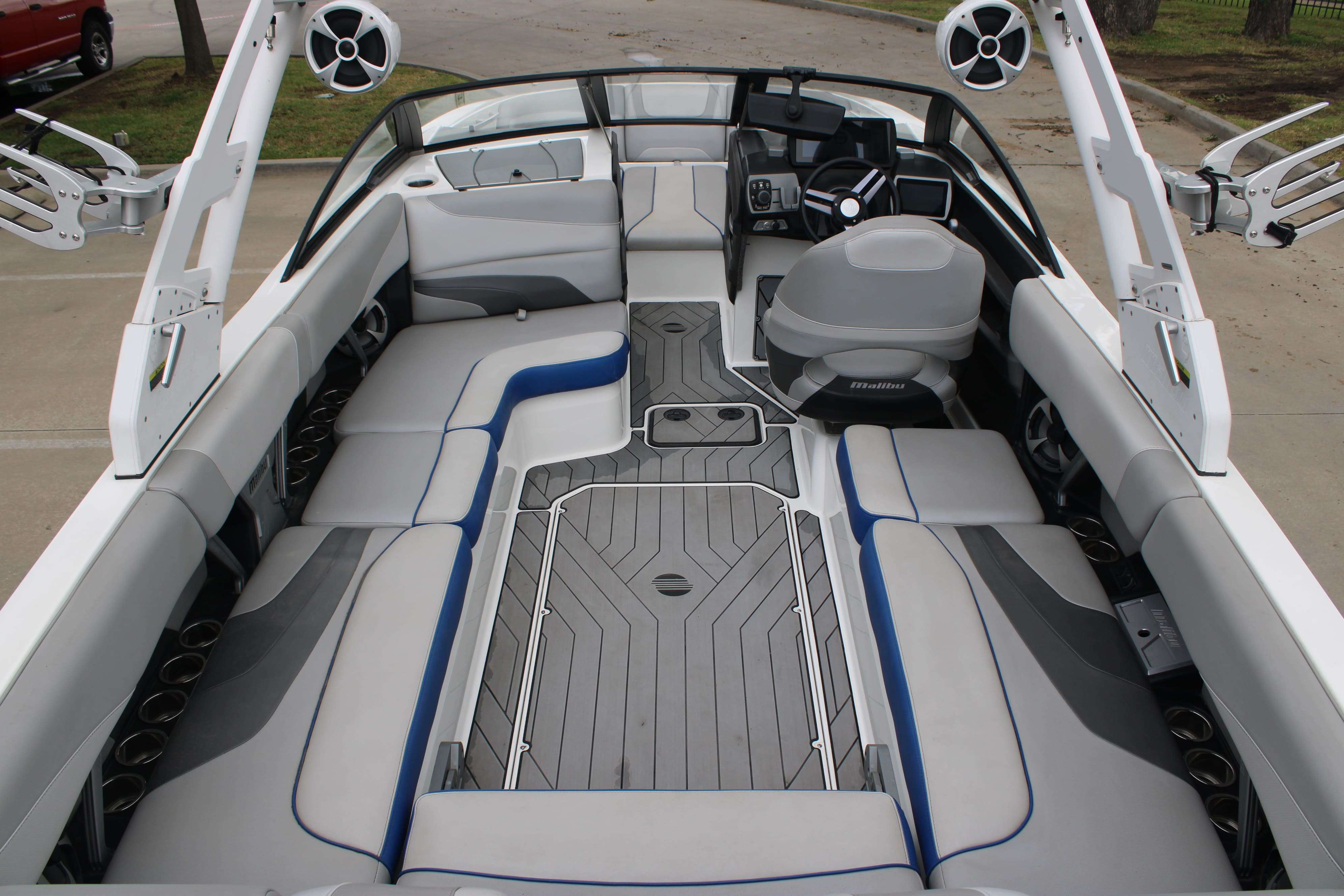 2018 Malibu Boats Wakesetter 24 MXZ-14