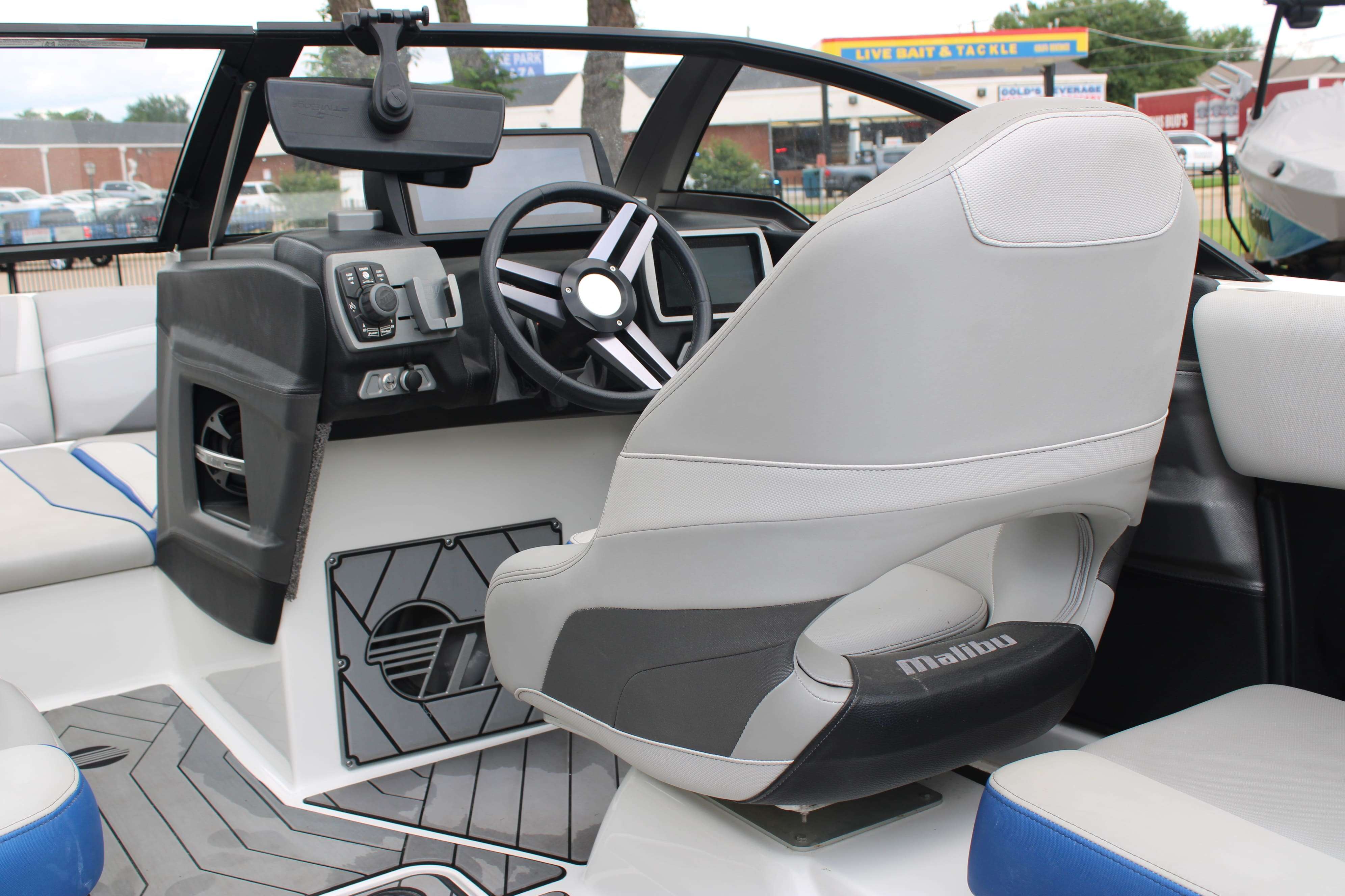 2018 Malibu Boats Wakesetter 24 MXZ-19