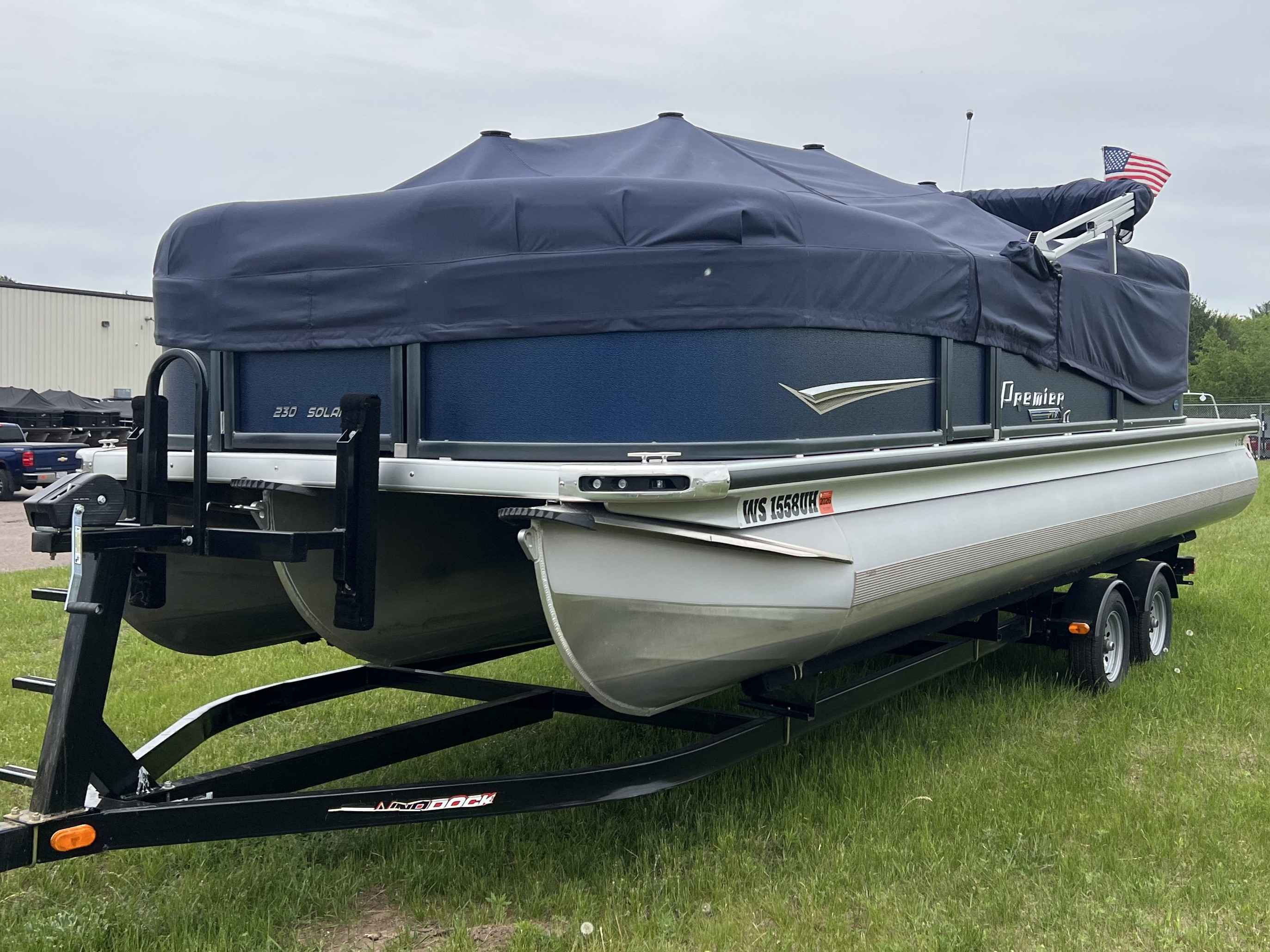 2021 Premier 230 SOLARIS REV