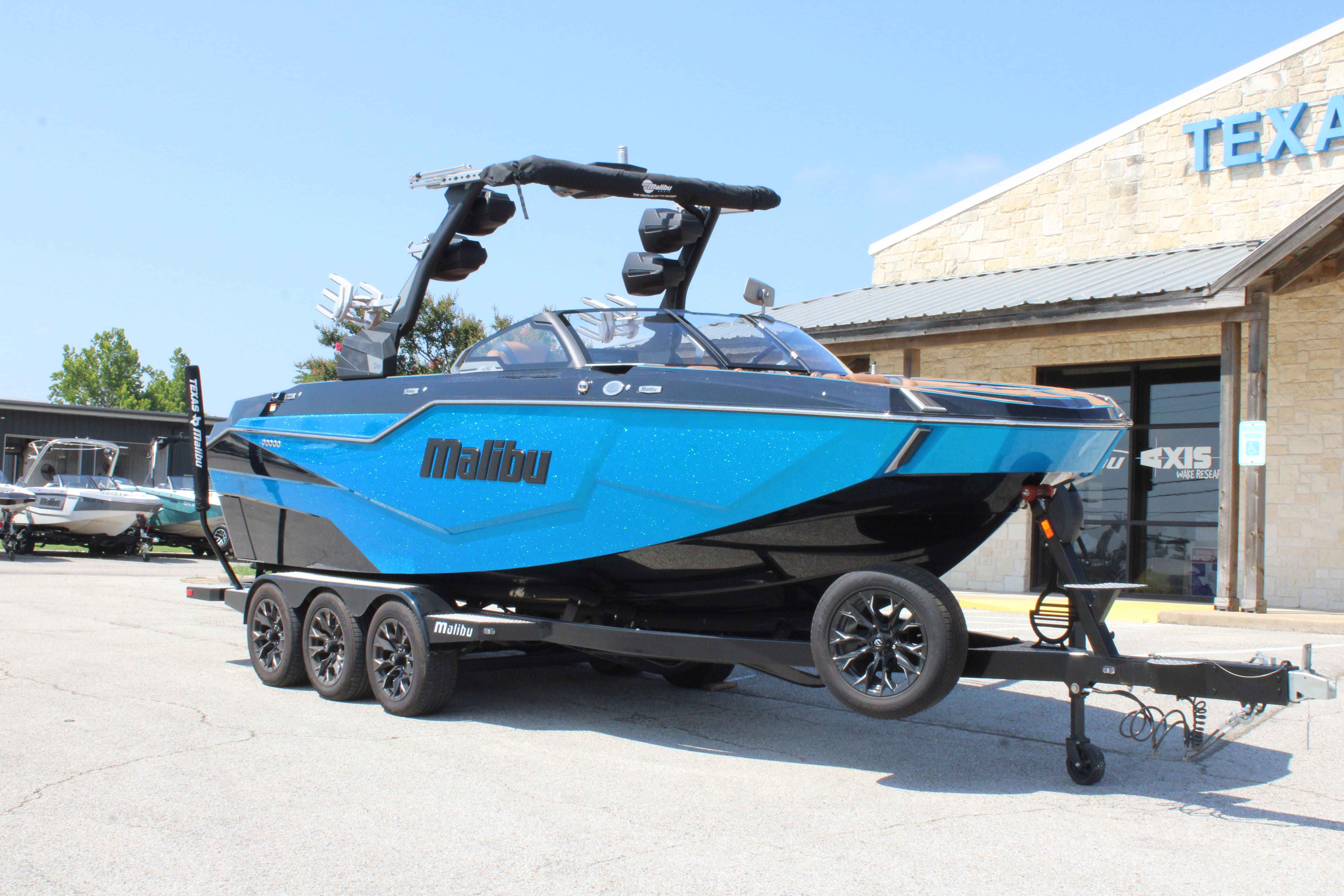 2025 Malibu Boats M242-2