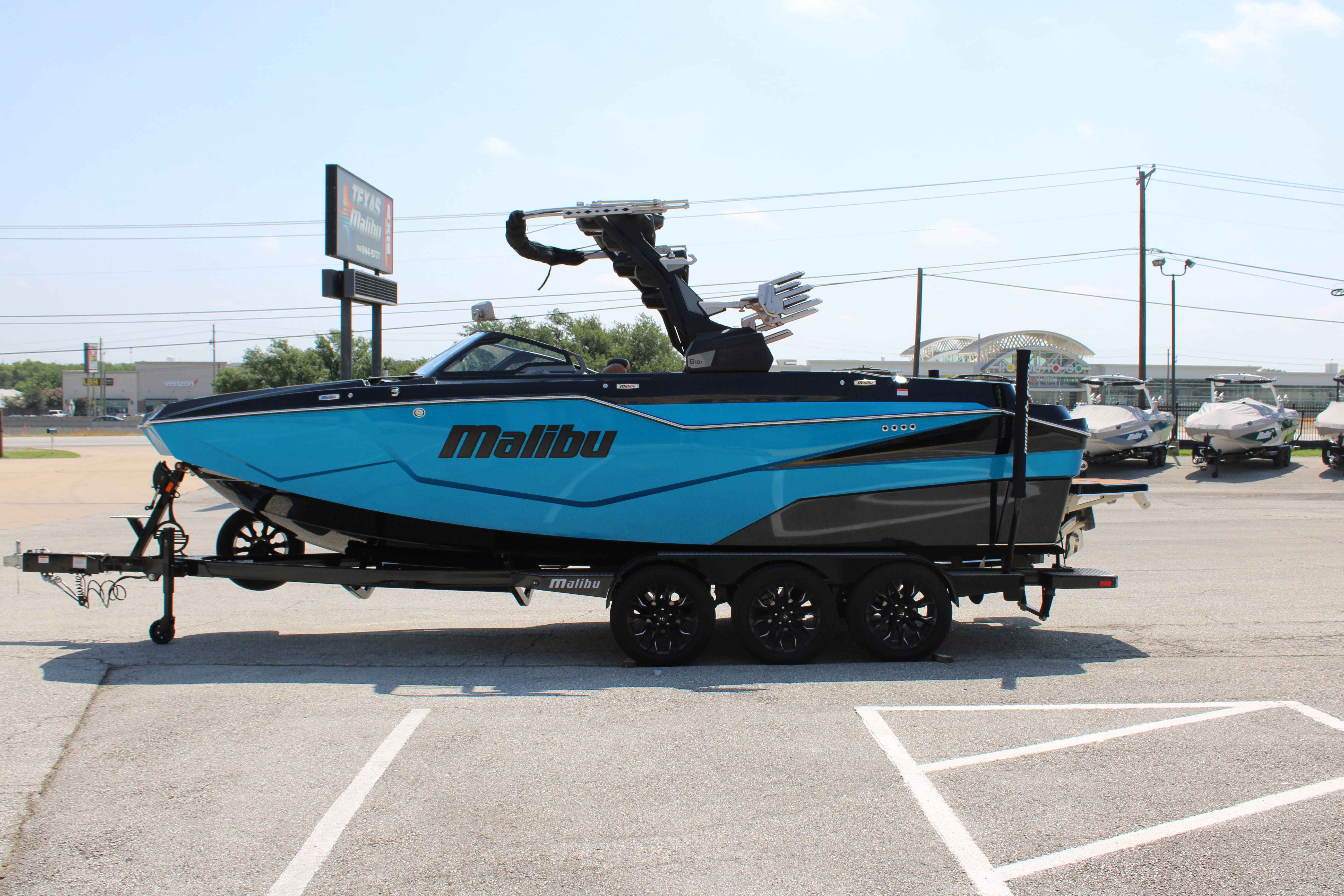 2025 Malibu Boats M242-5