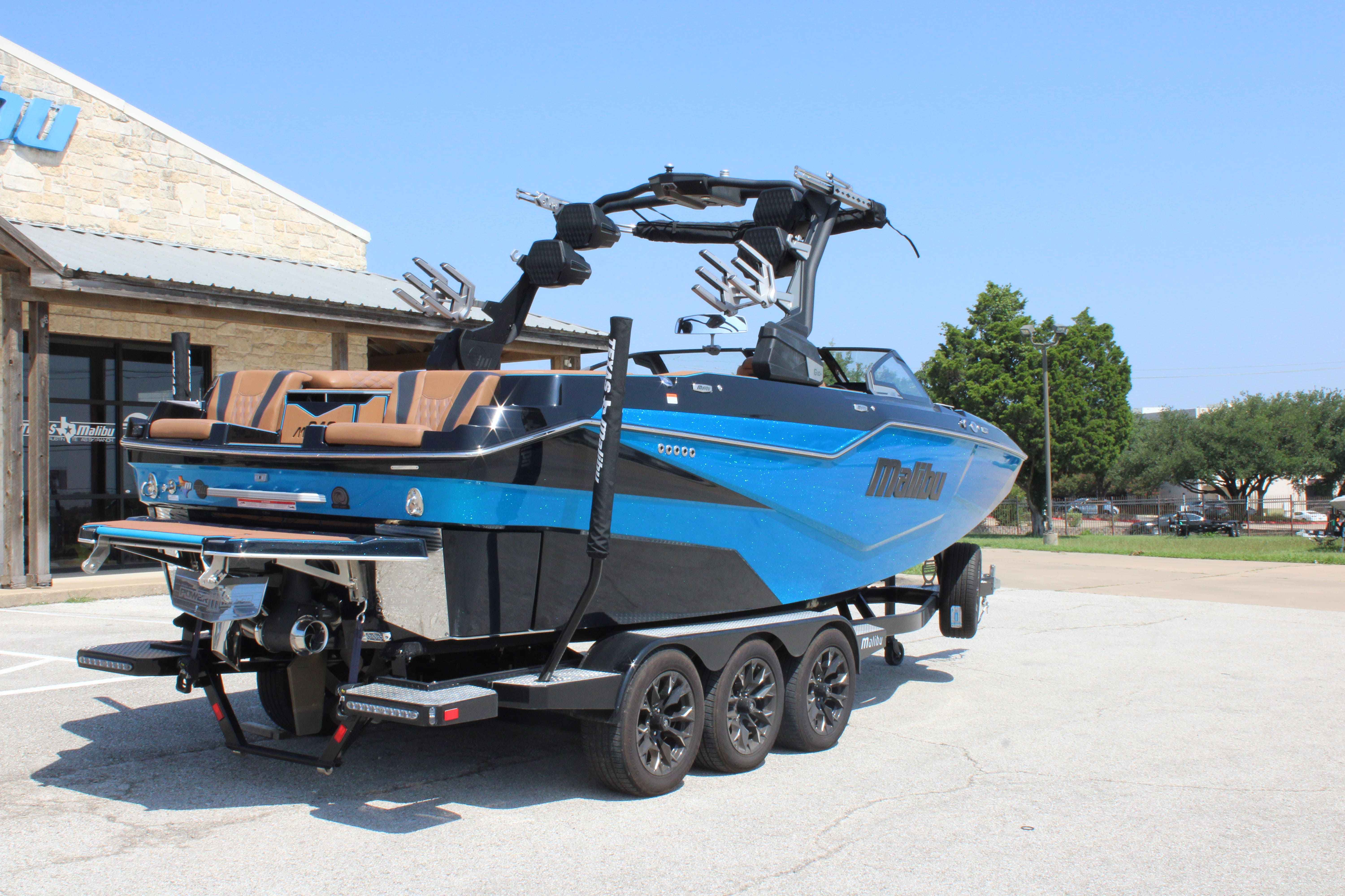 2025 Malibu Boats M242-7