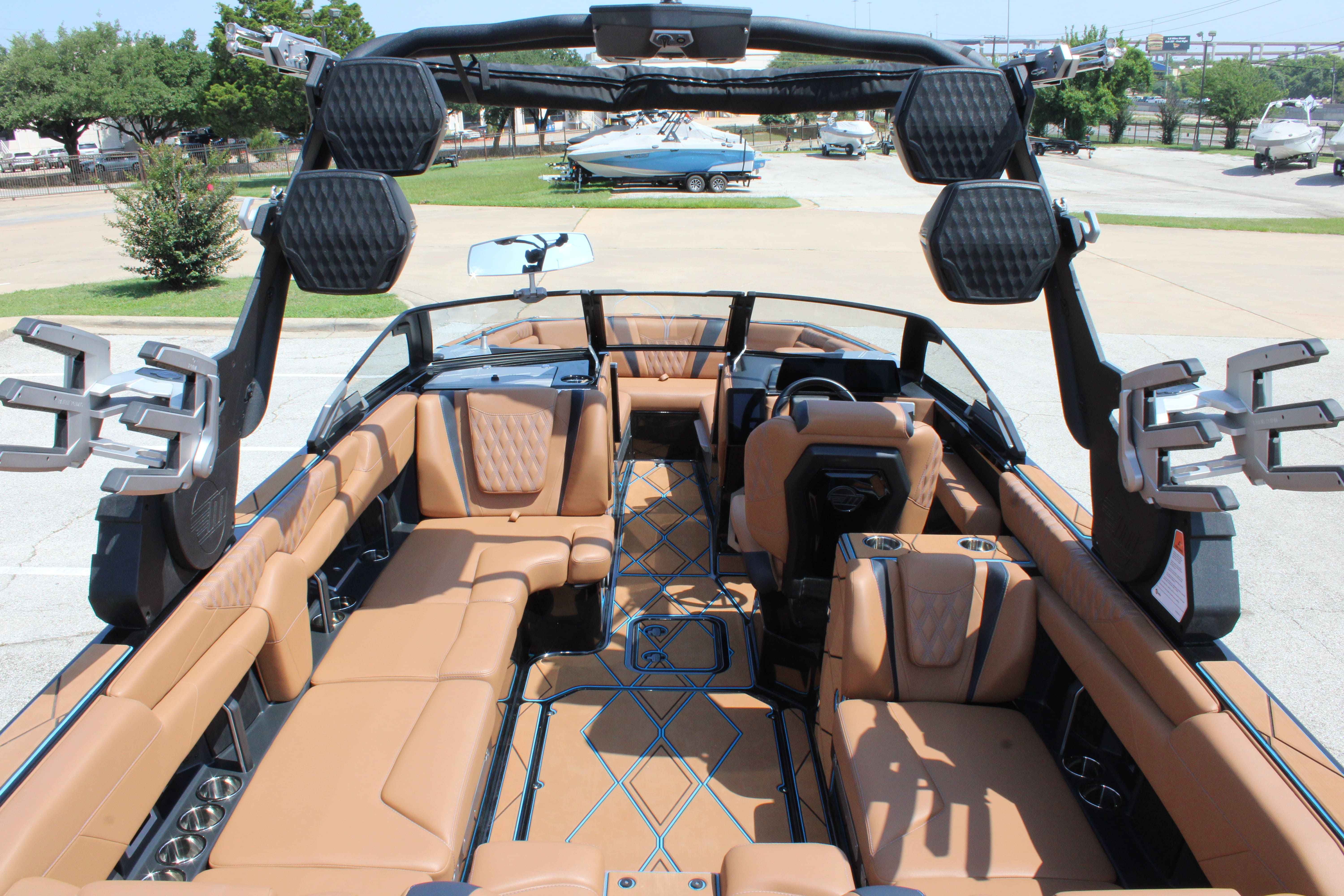 2025 Malibu Boats M242-10