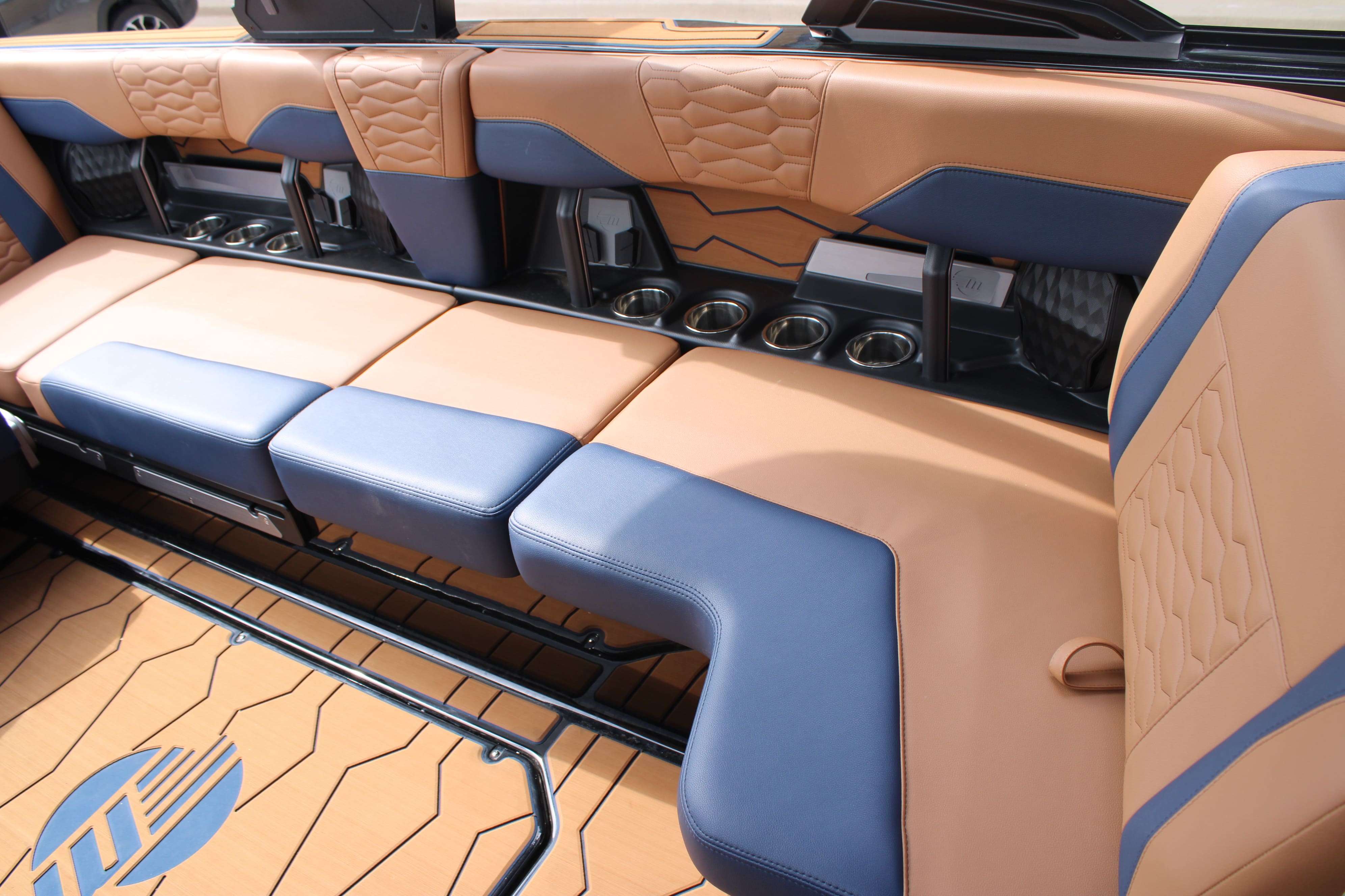 2025 Malibu Boats Wakesetter 24 MXZ-16