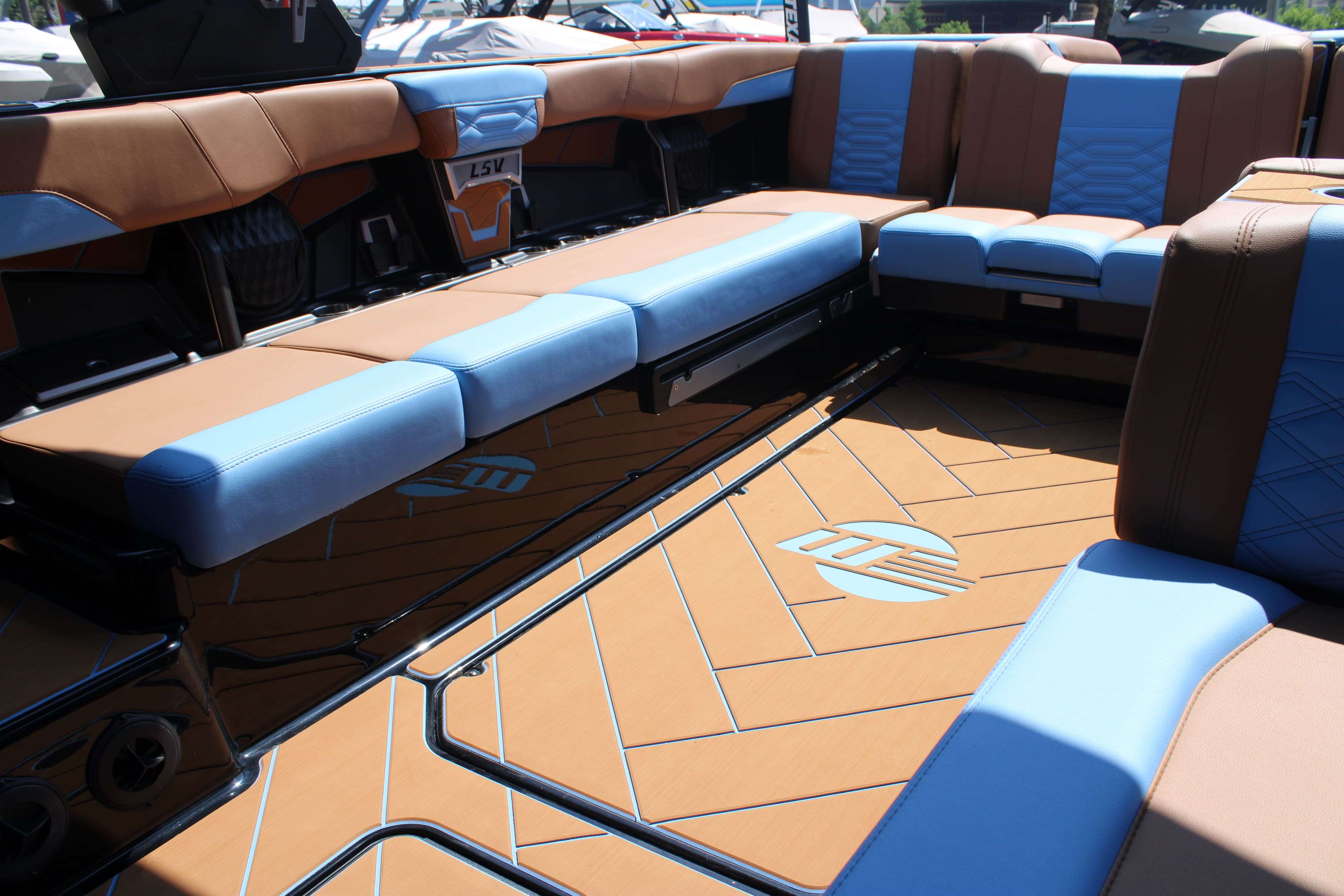 2025 Malibu Boats Wakesetter 26 LSV-15