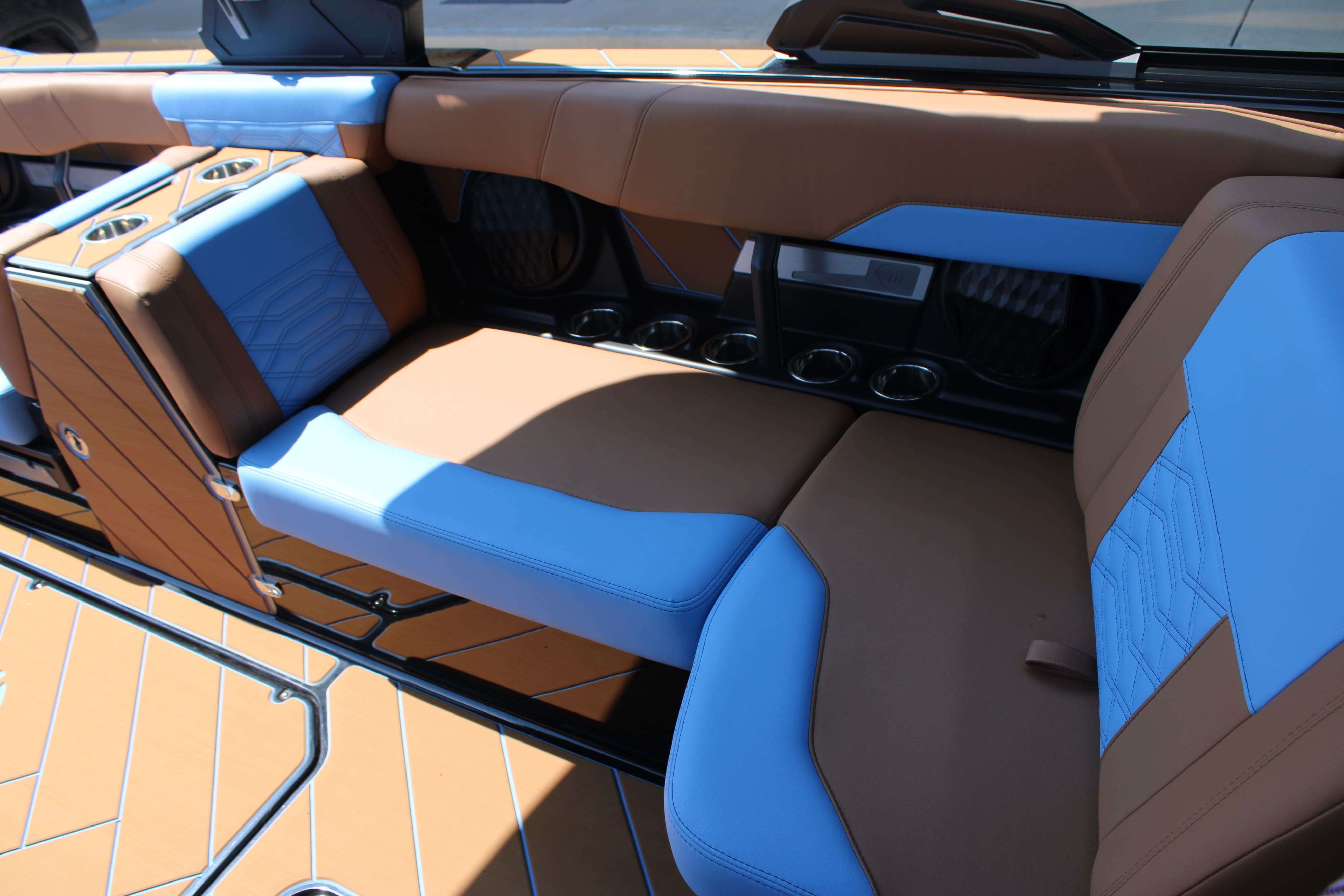 2025 Malibu Boats Wakesetter 26 LSV-16