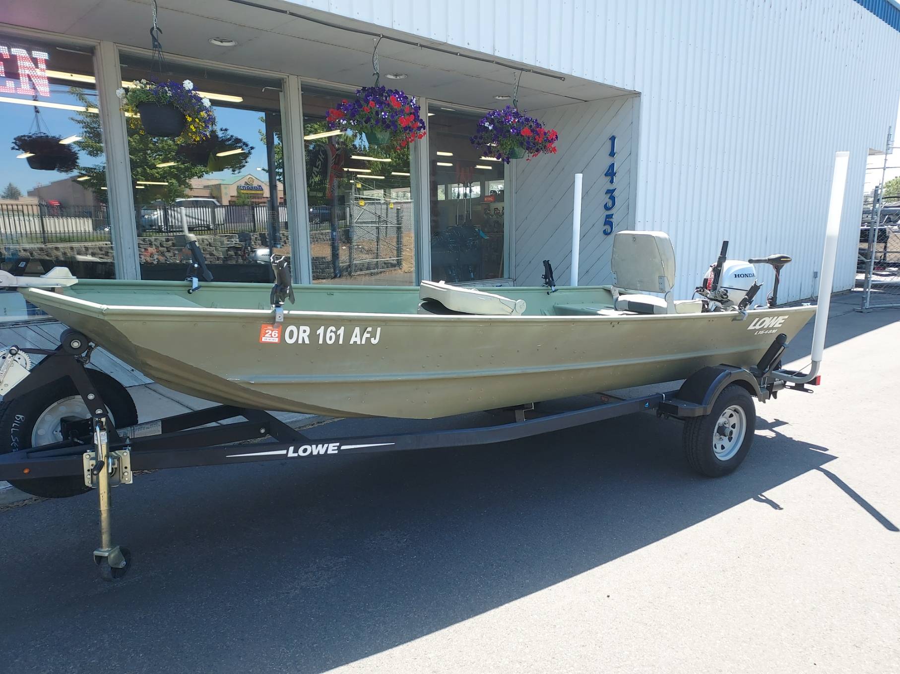   2016 Lowe L1648M
