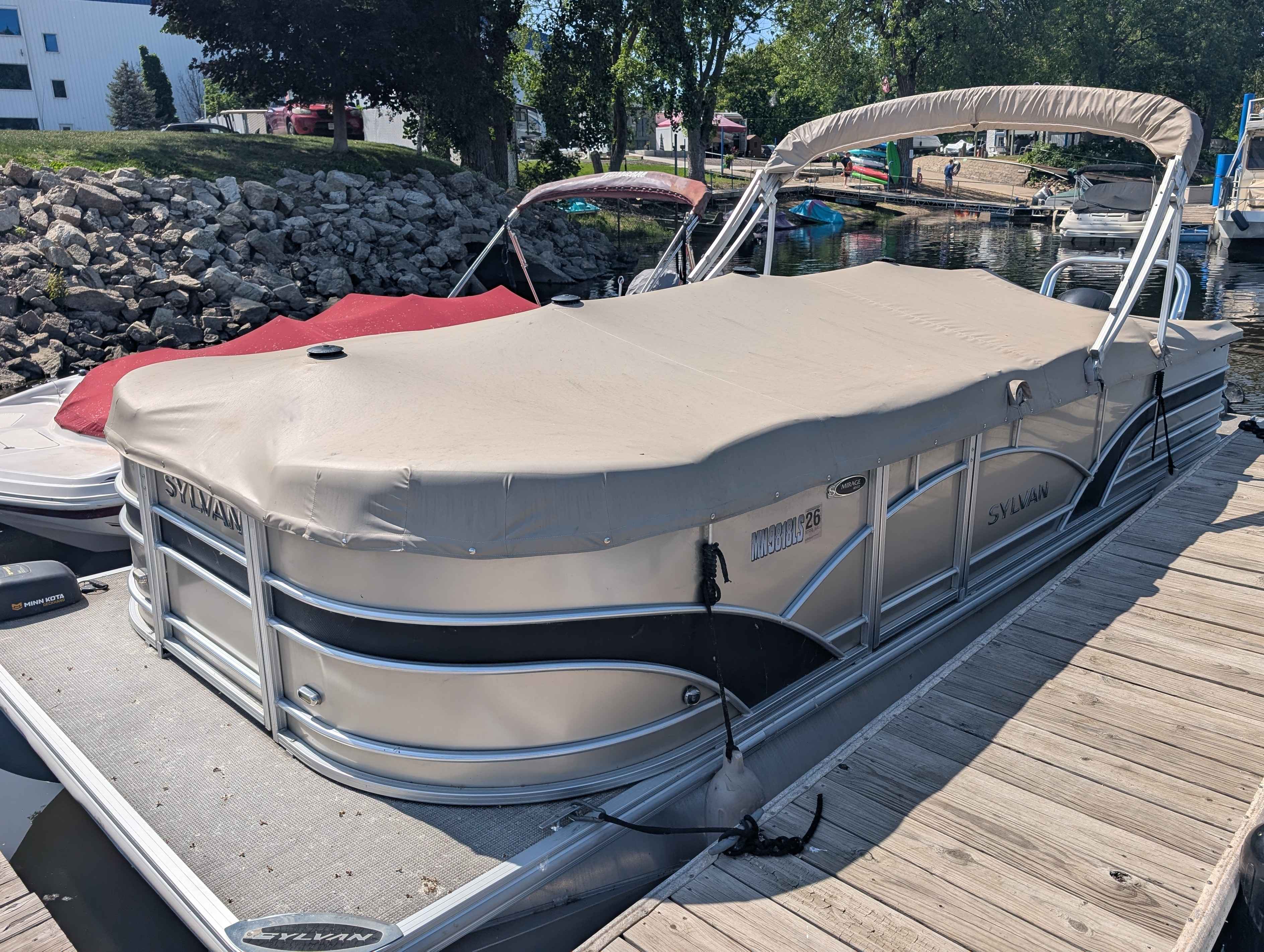 2017 Sylvan 8522 ENT