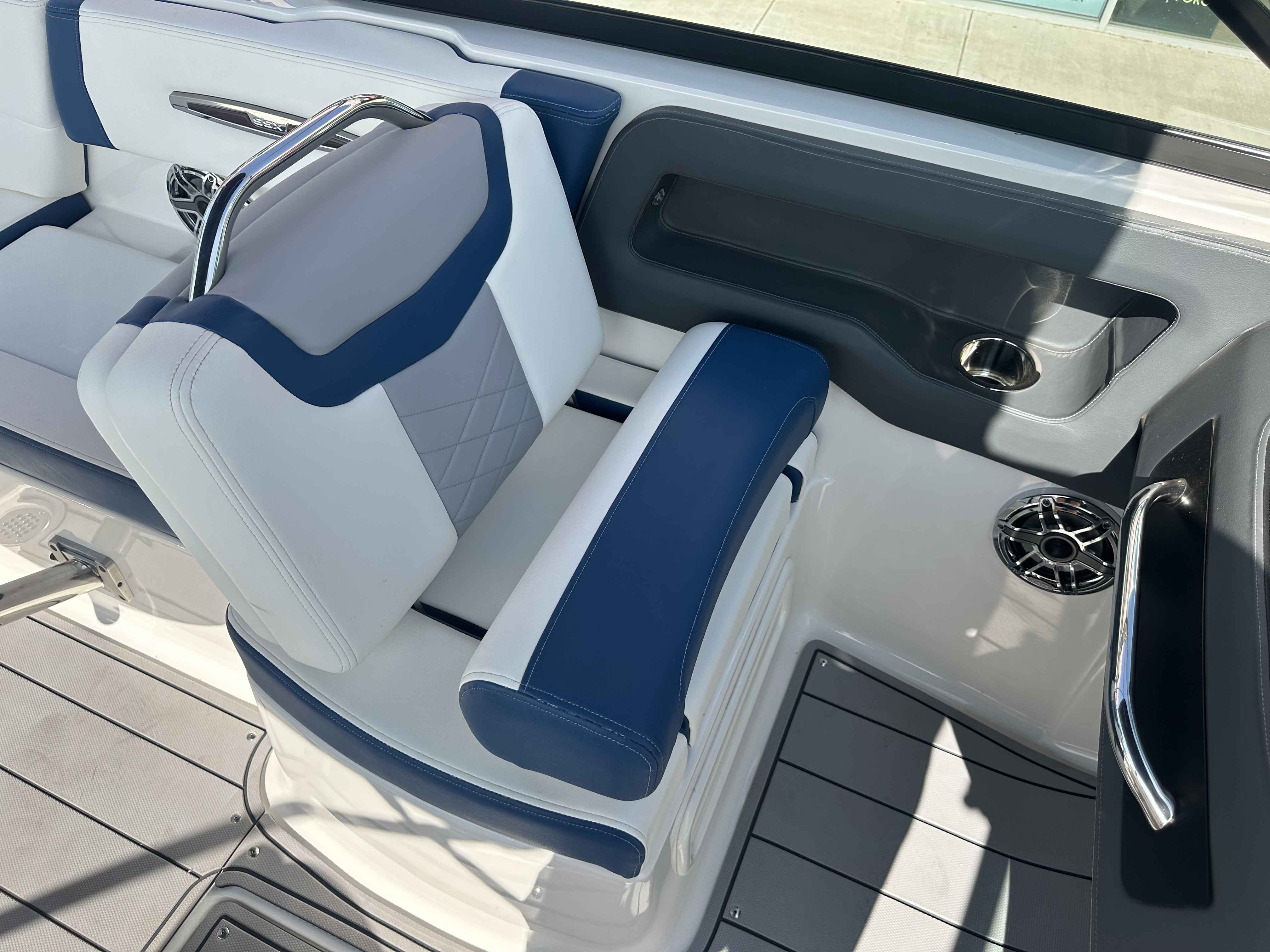 2022 Chaparral 247 SSX-18
