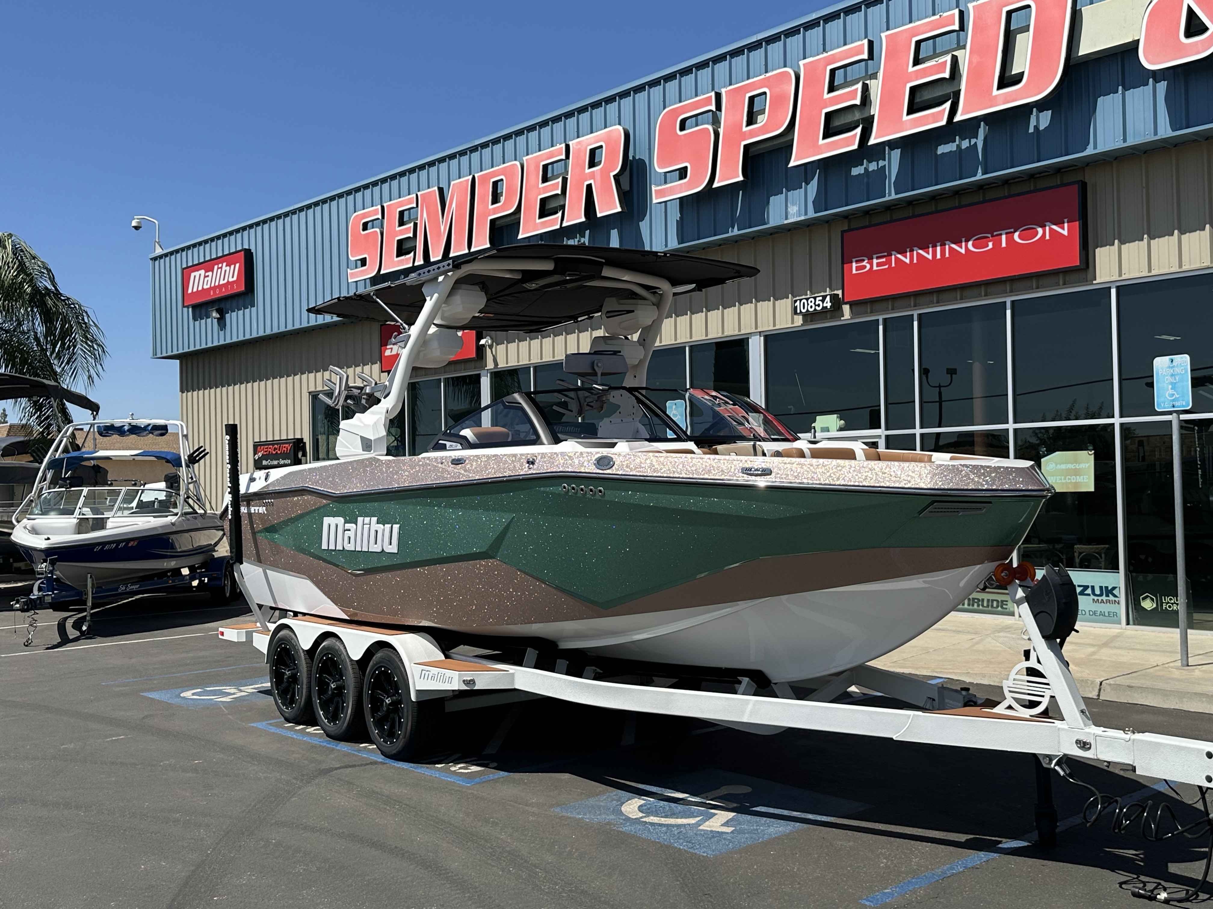 2025 Malibu 25 LSV-2