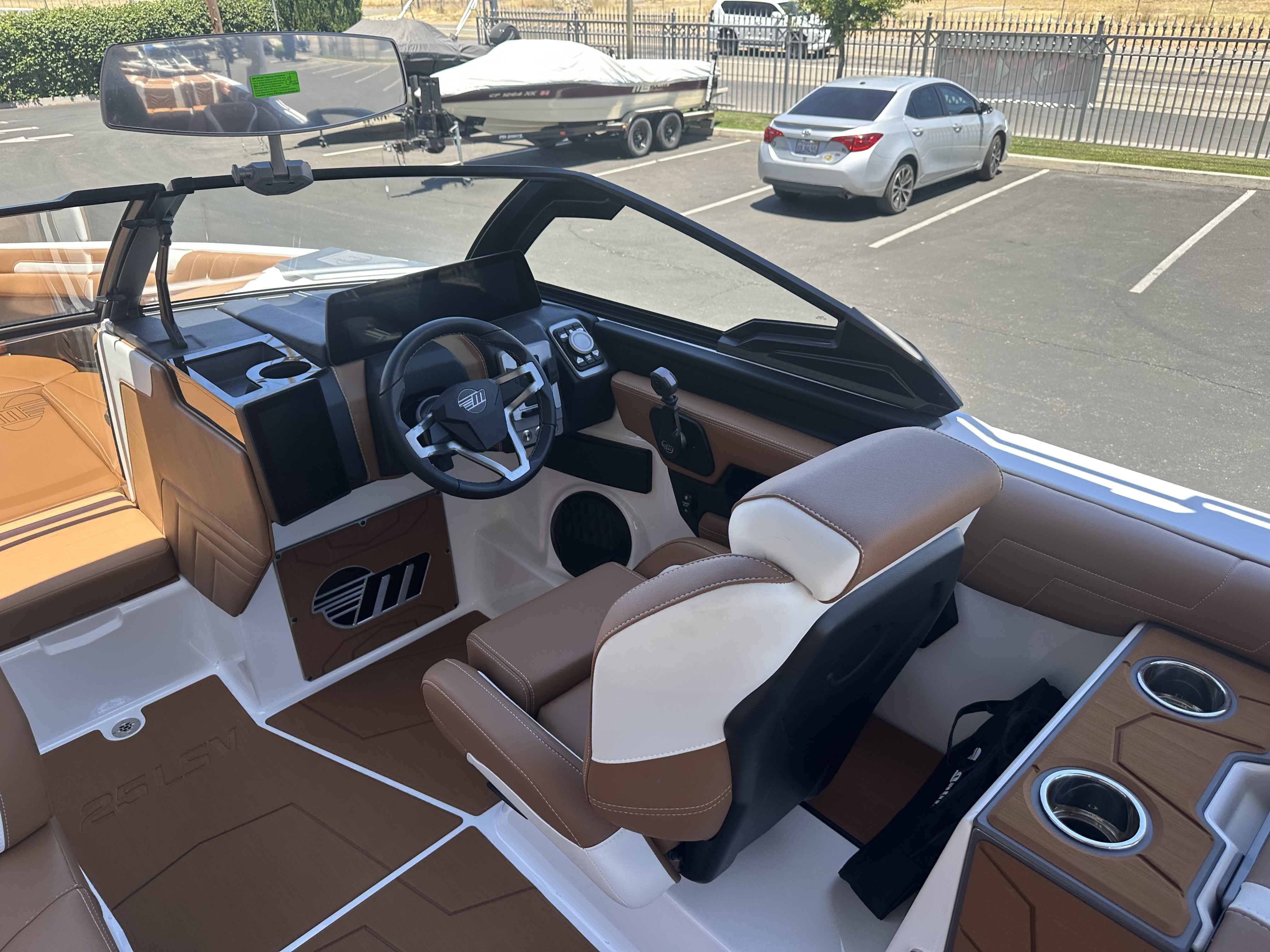 2025 Malibu 25 LSV-9