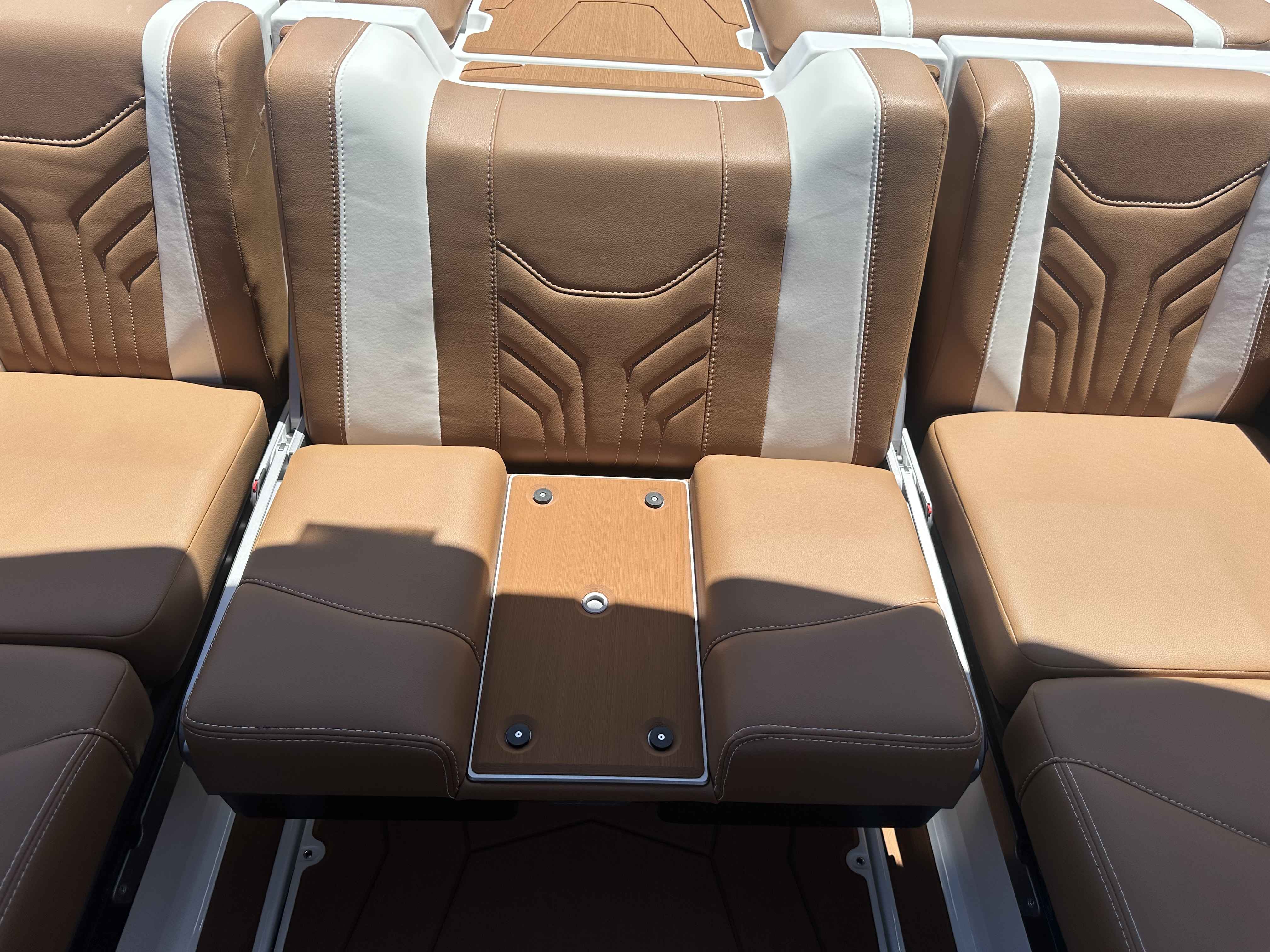 2025 Malibu 25 LSV-19
