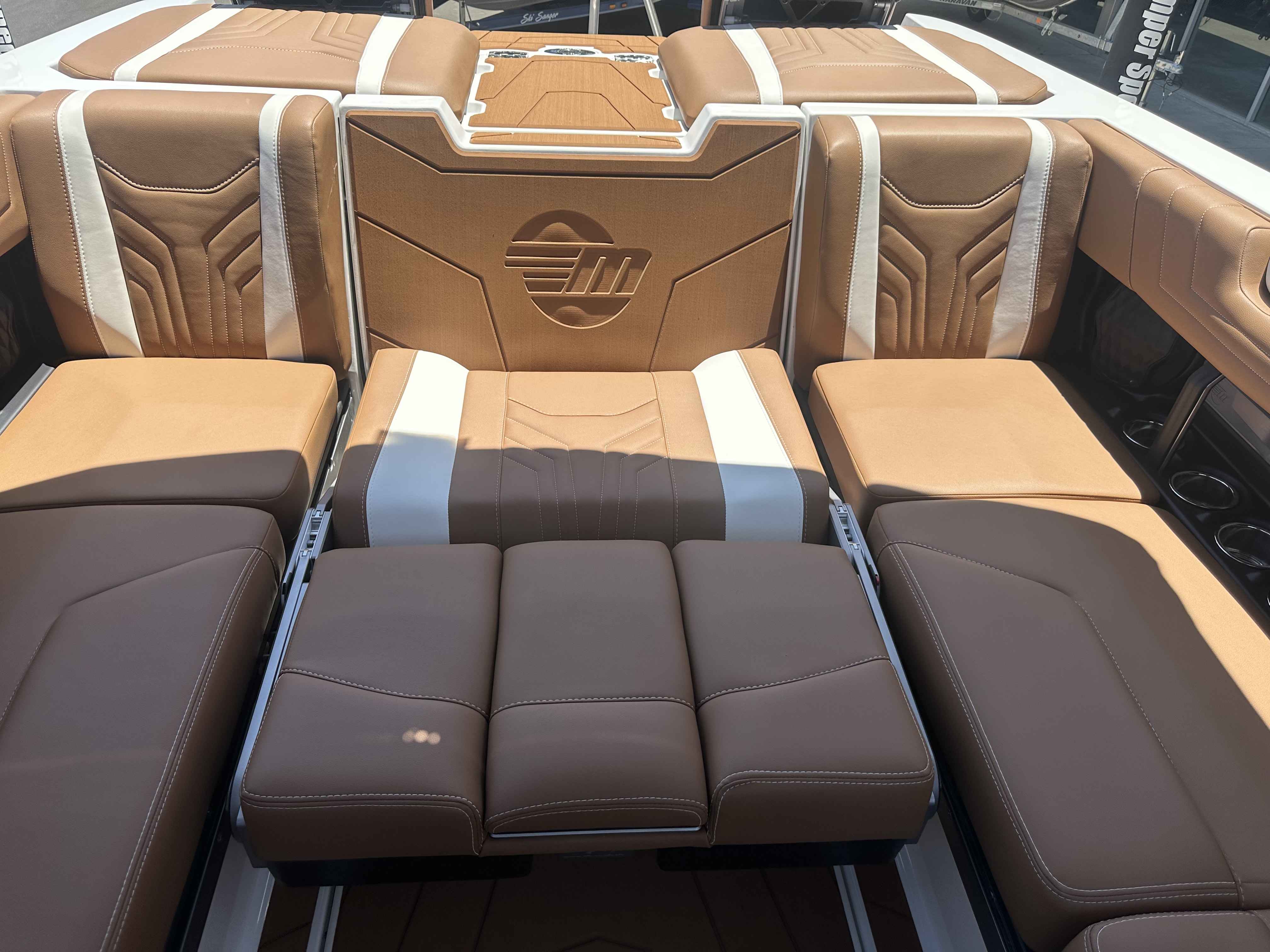 2025 Malibu 25 LSV-20