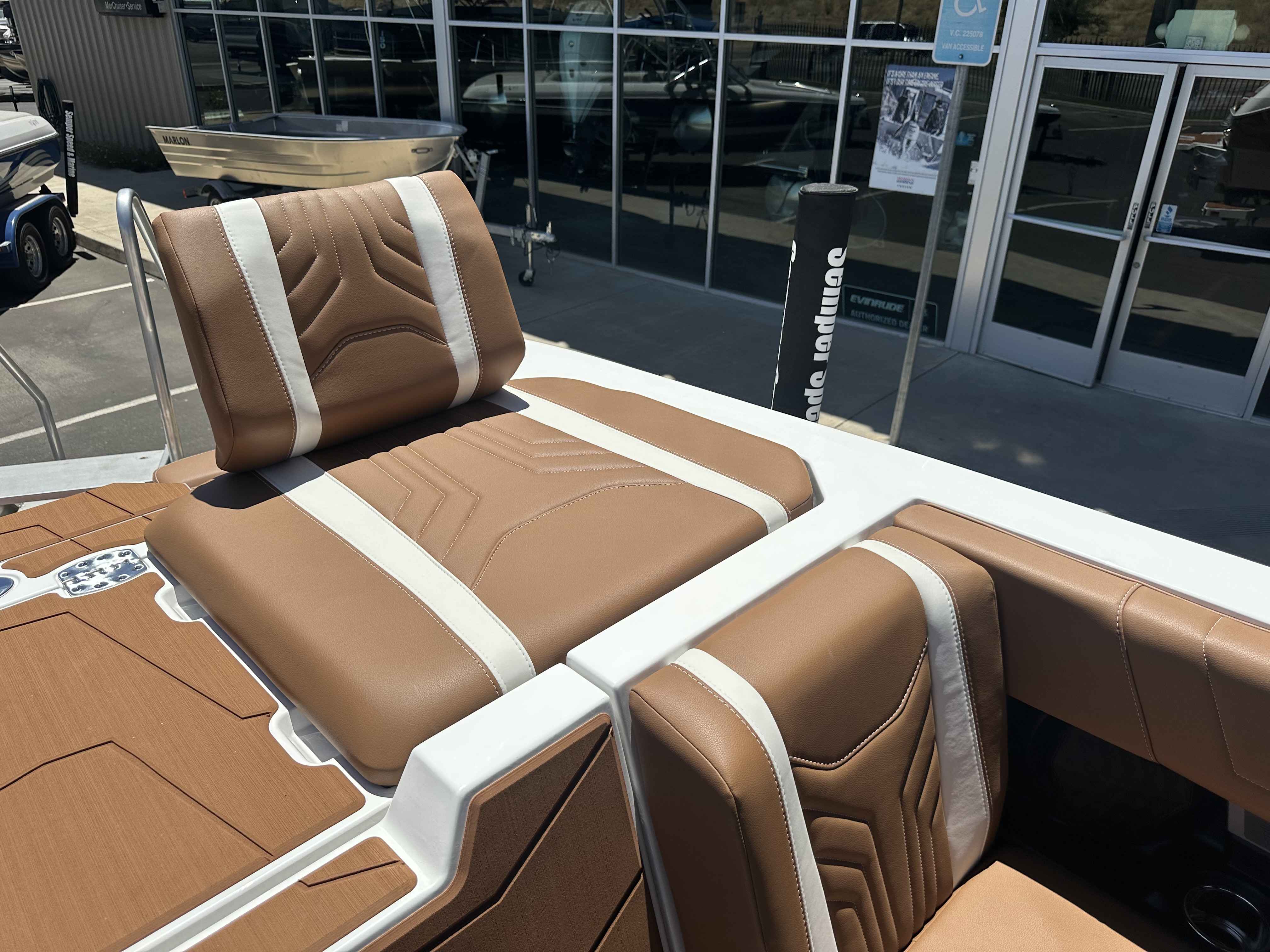 2025 Malibu 25 LSV-21